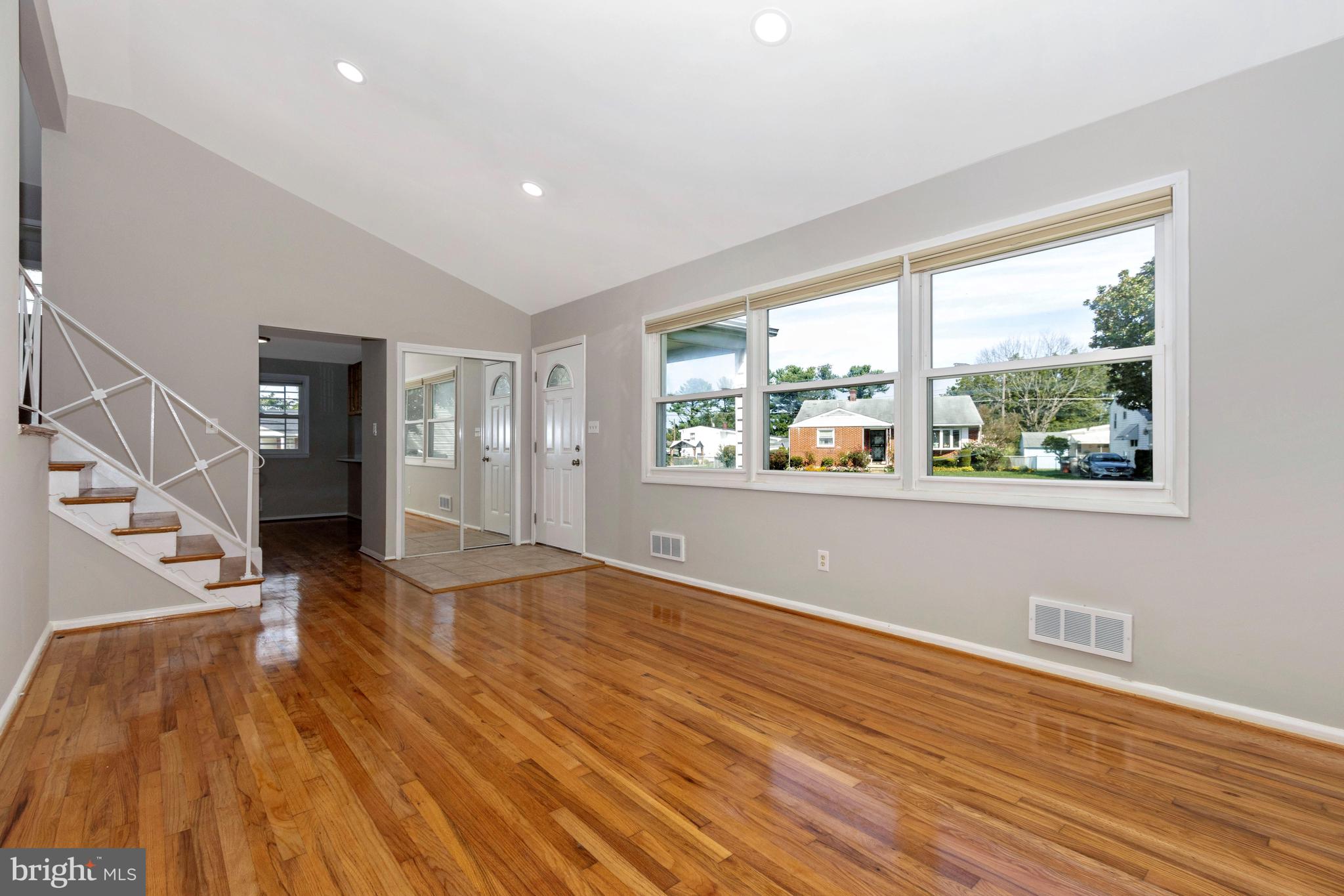 TEN ACRES - Residential