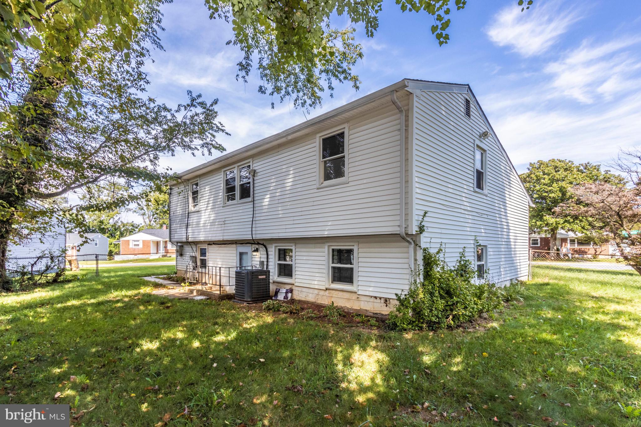 TEN ACRES - Residential