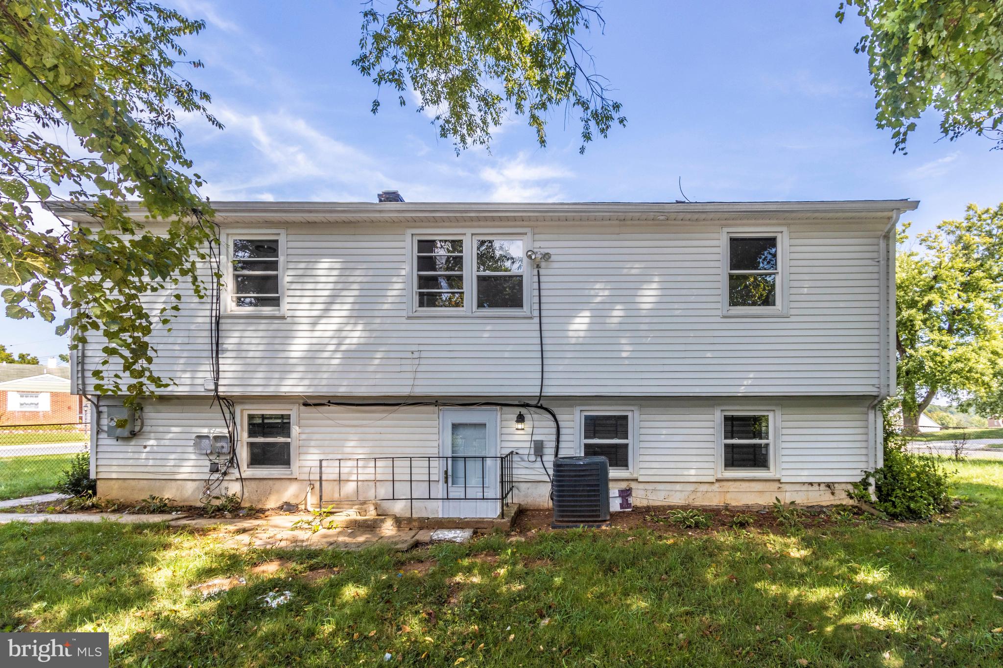 TEN ACRES - Residential