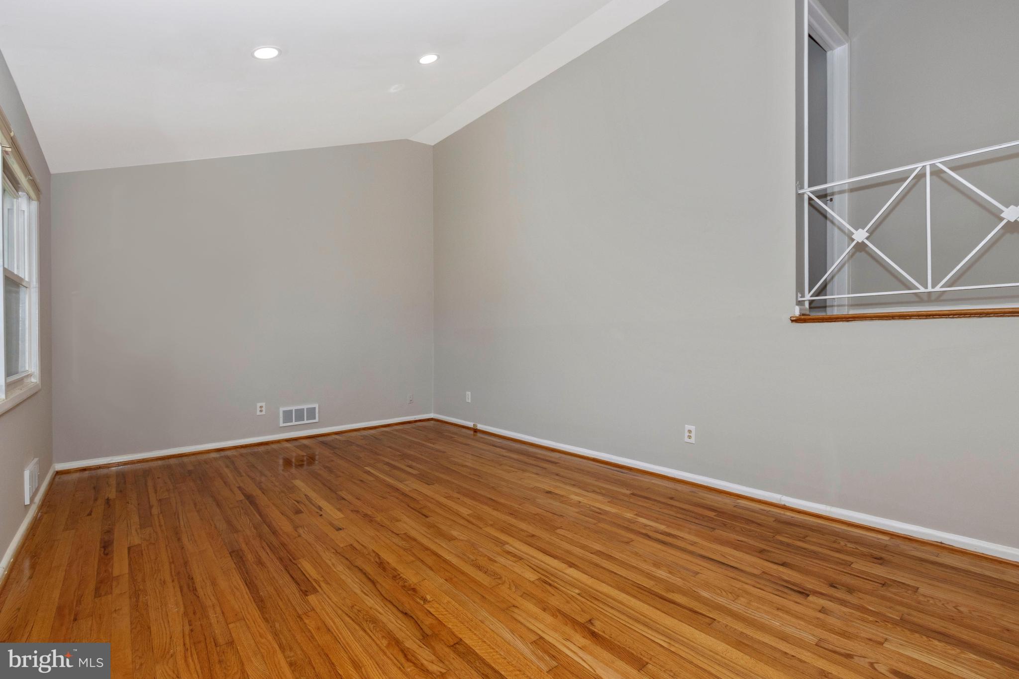 TEN ACRES - Residential