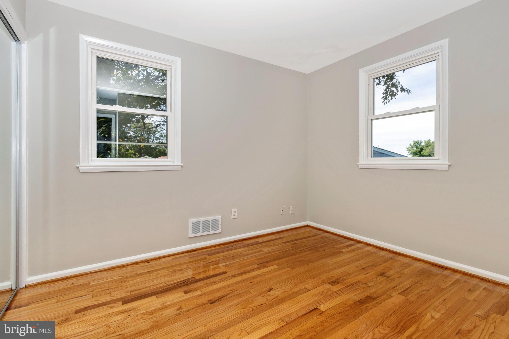 TEN ACRES - Residential