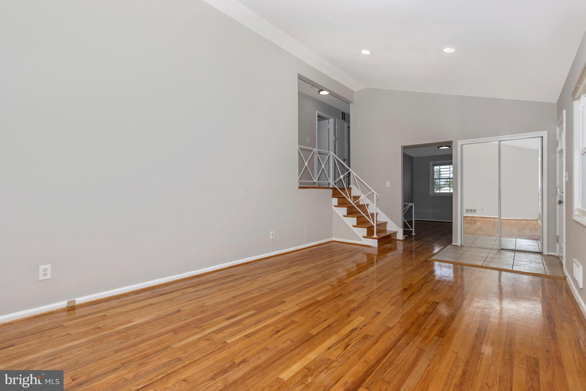 TEN ACRES - Residential