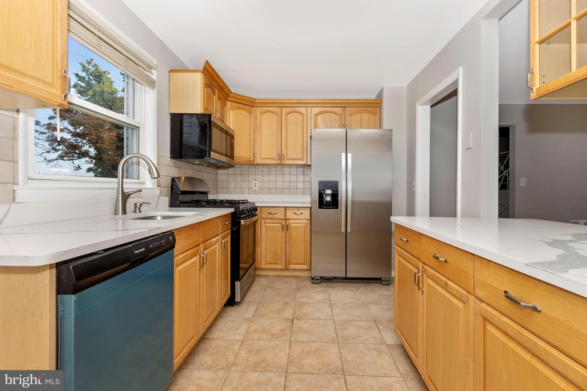 TEN ACRES - Residential