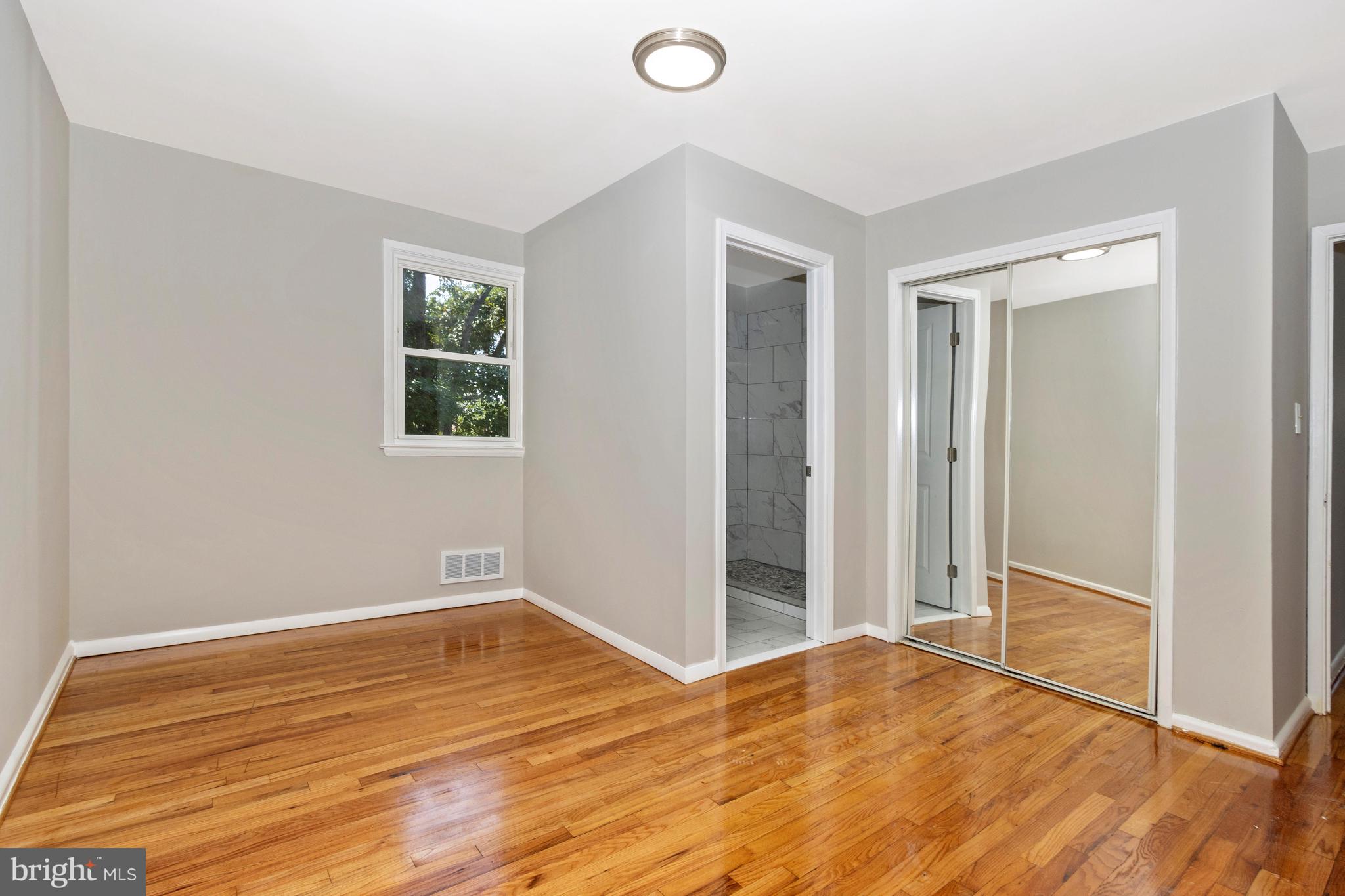 TEN ACRES - Residential