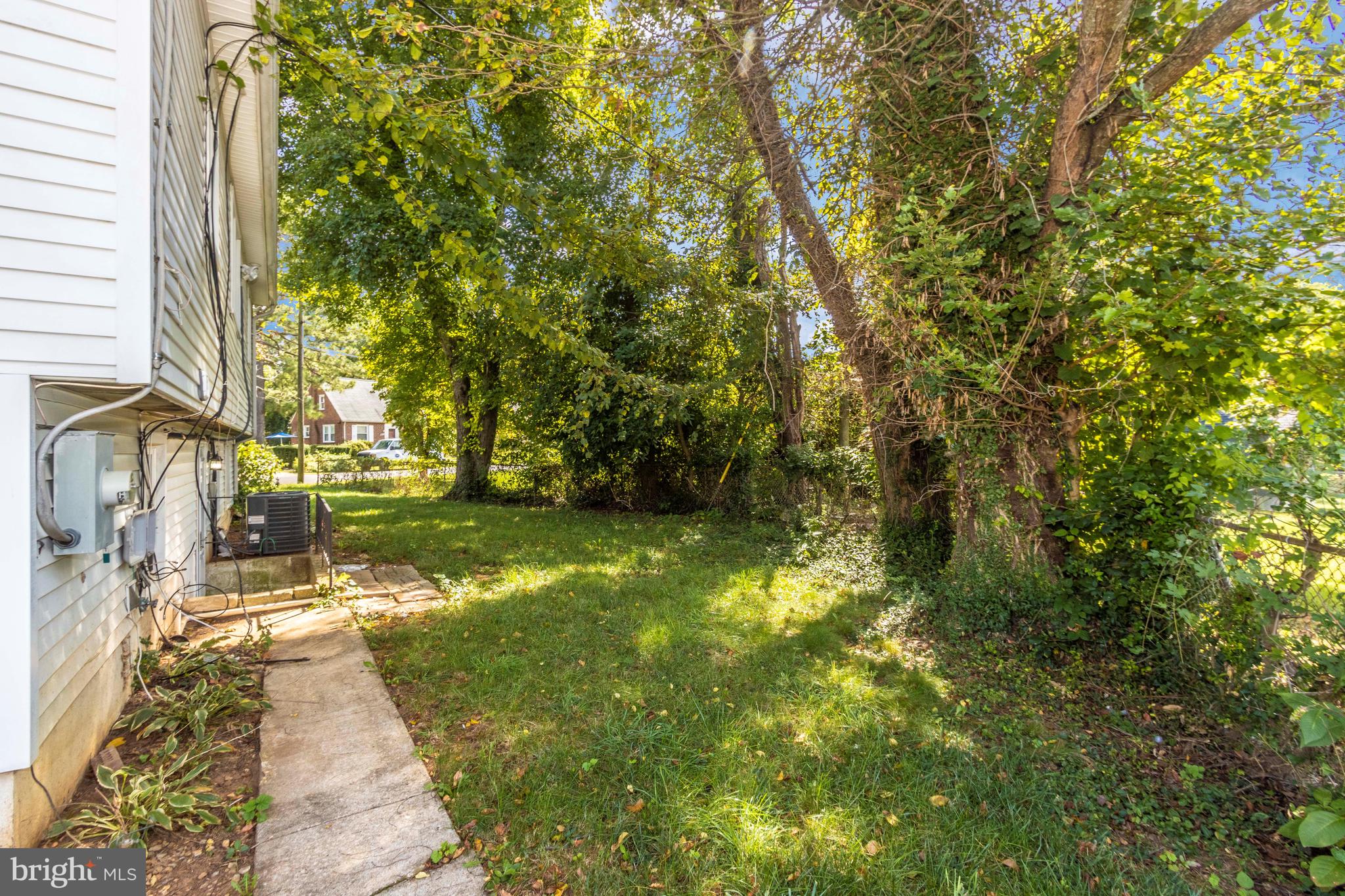 TEN ACRES - Residential