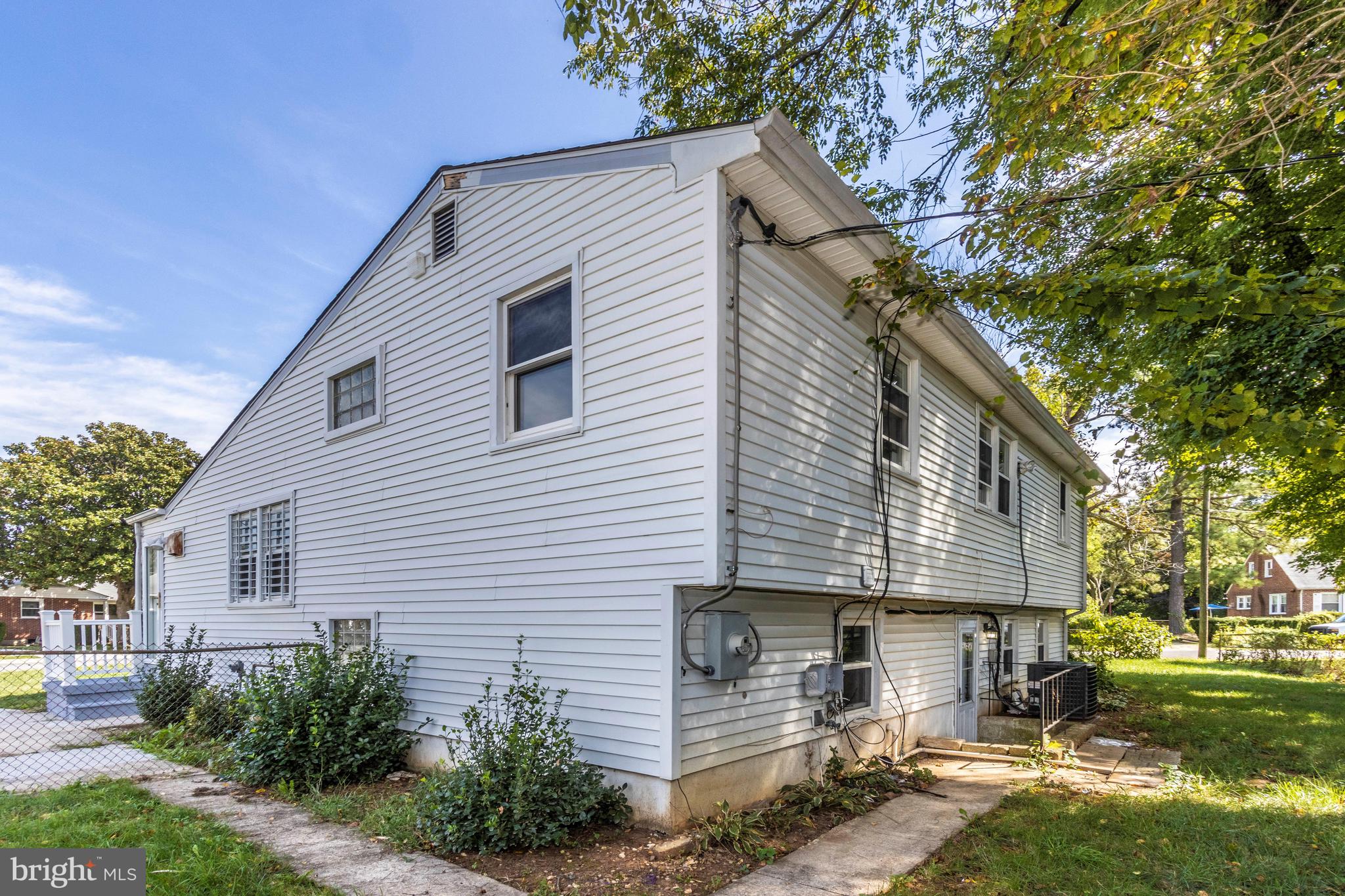 TEN ACRES - Residential