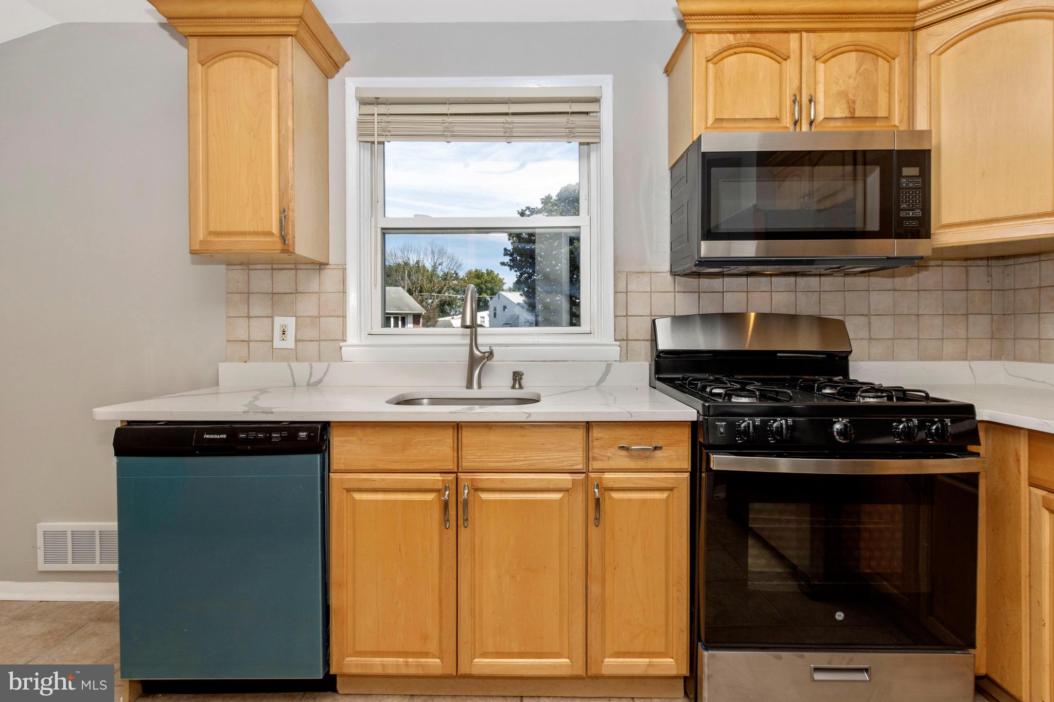 TEN ACRES - Residential