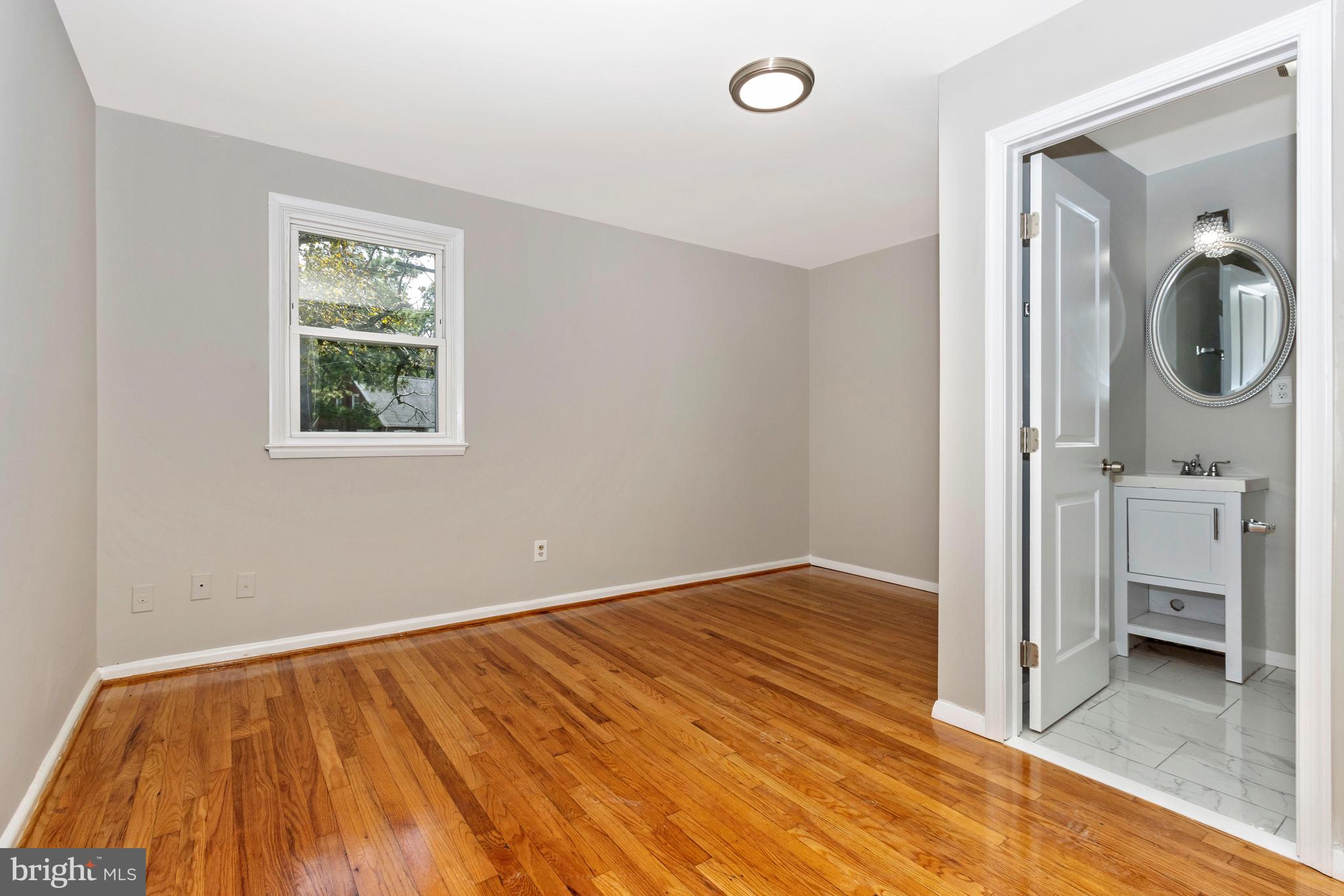 TEN ACRES - Residential