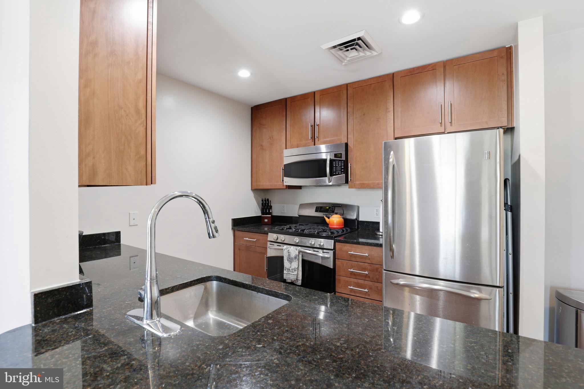 1111 ORONOCO STREET 225