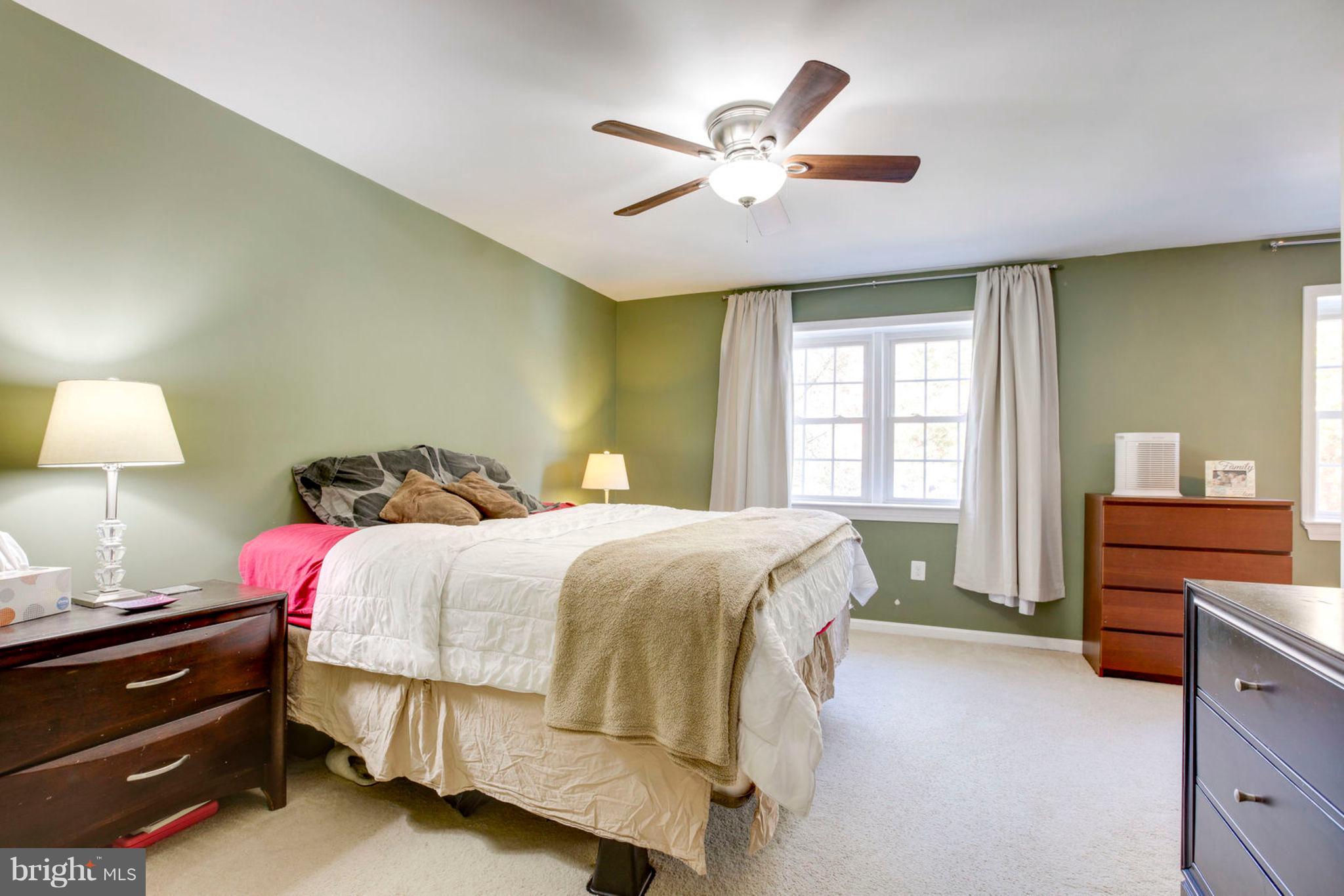 SARATOGA TOWNHOUSES - Residential