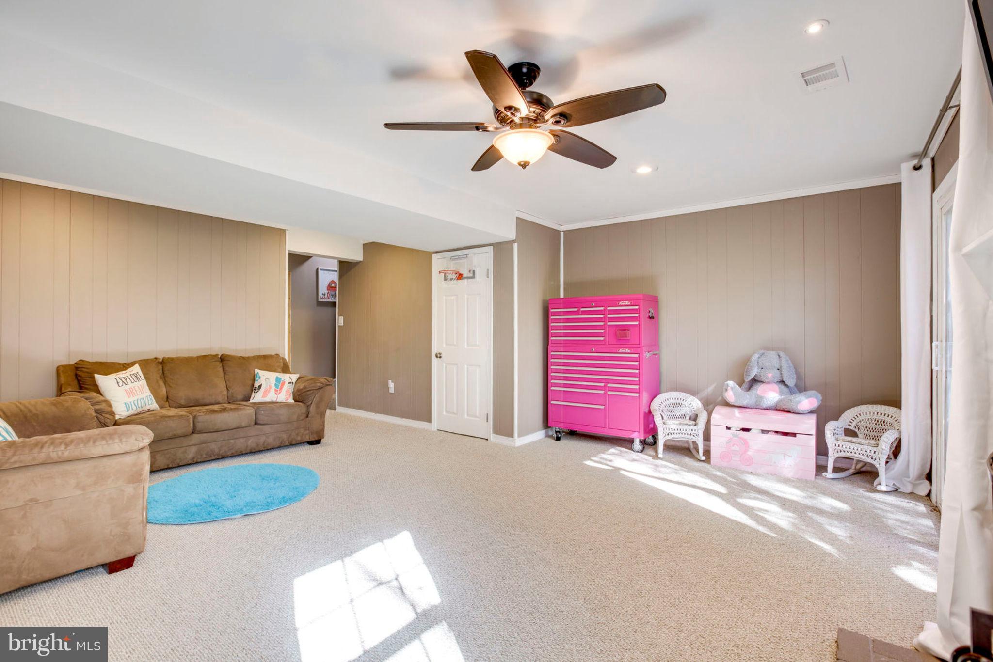 SARATOGA TOWNHOUSES - Residential