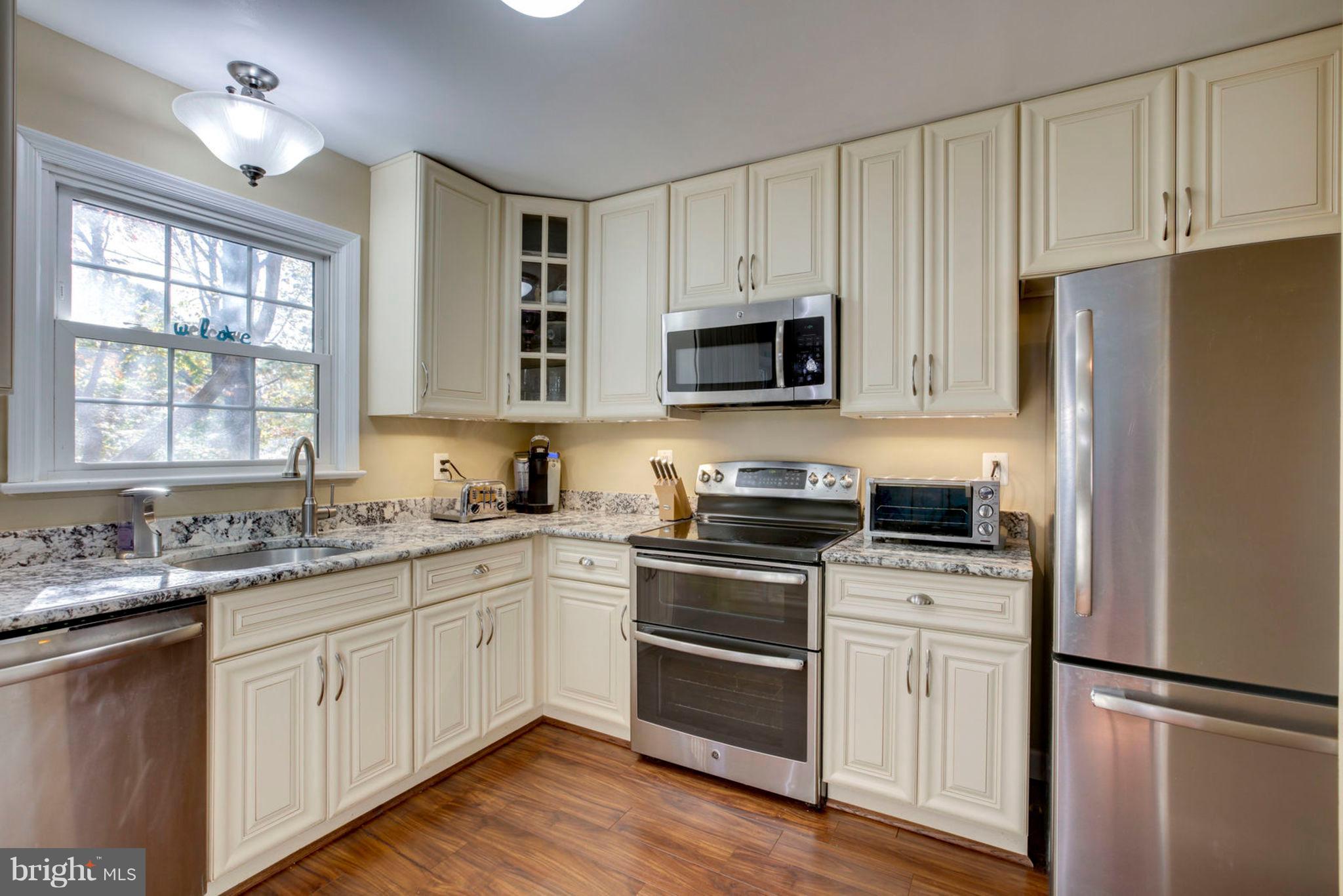 SARATOGA TOWNHOUSES - Residential