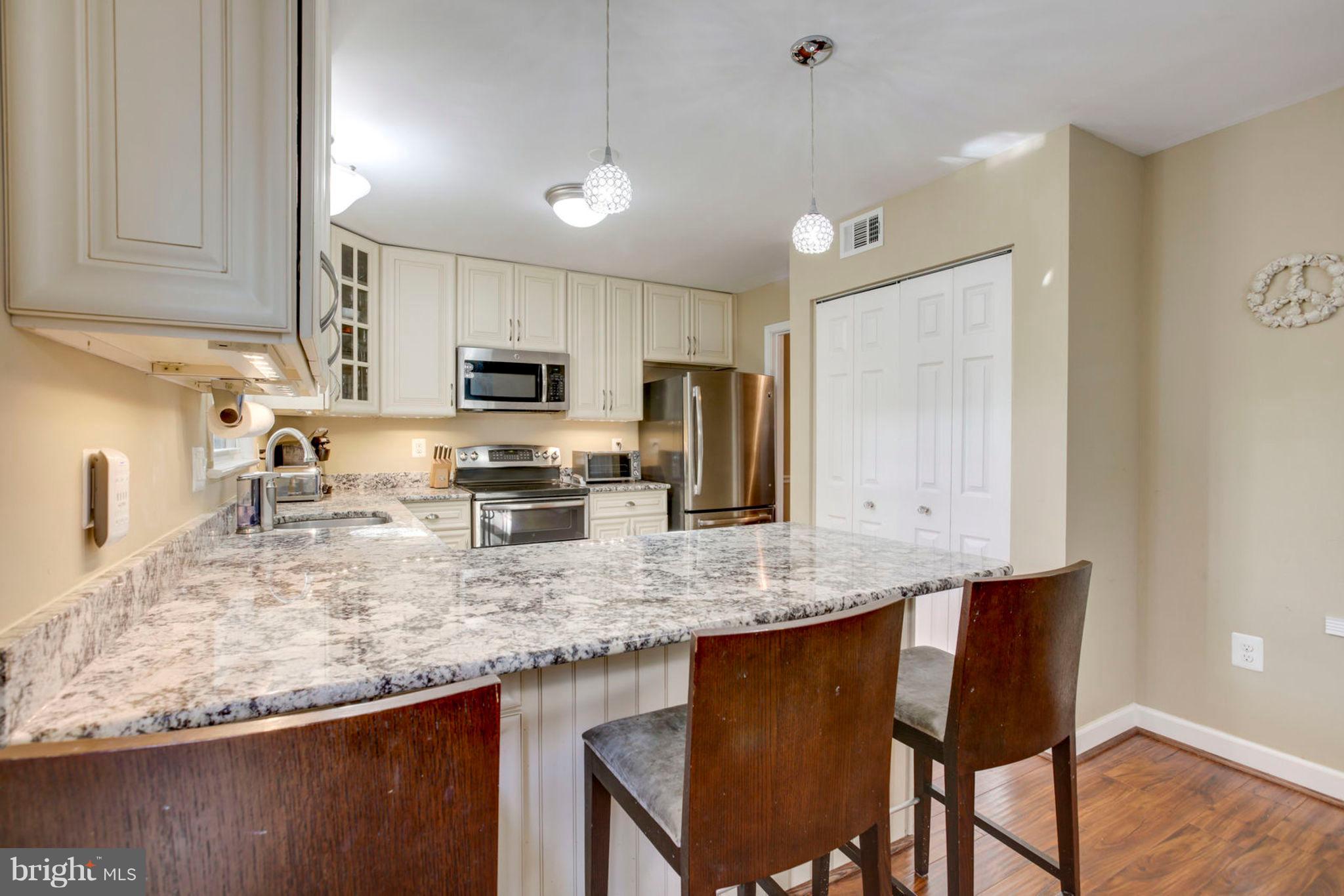 SARATOGA TOWNHOUSES - Residential