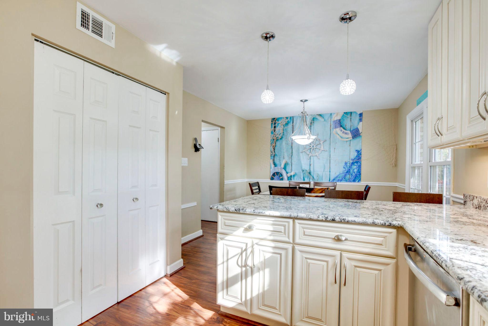 SARATOGA TOWNHOUSES - Residential