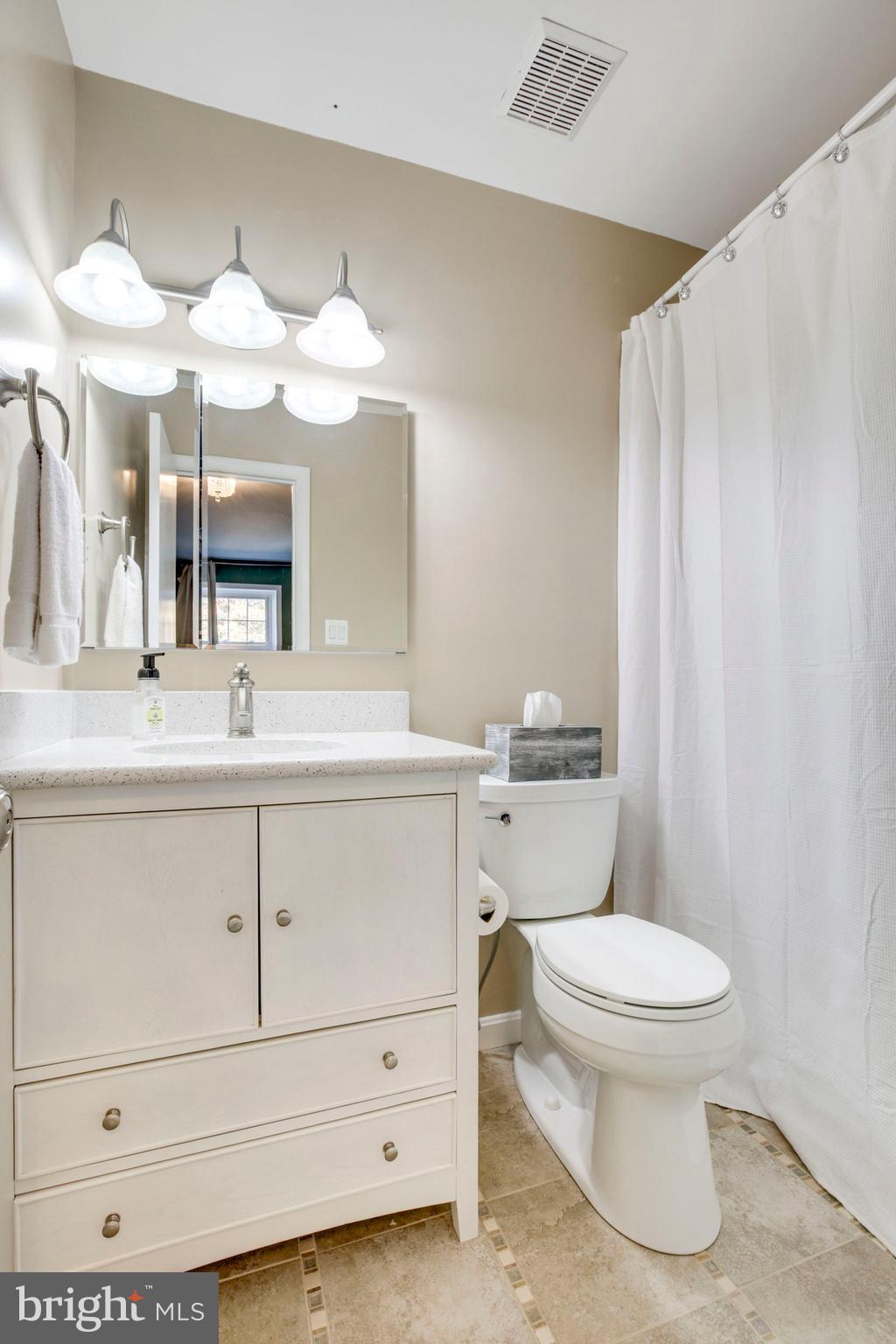 SARATOGA TOWNHOUSES - Residential