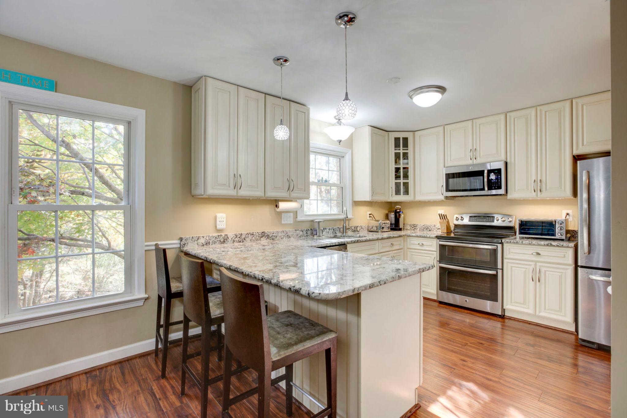 SARATOGA TOWNHOUSES - Residential