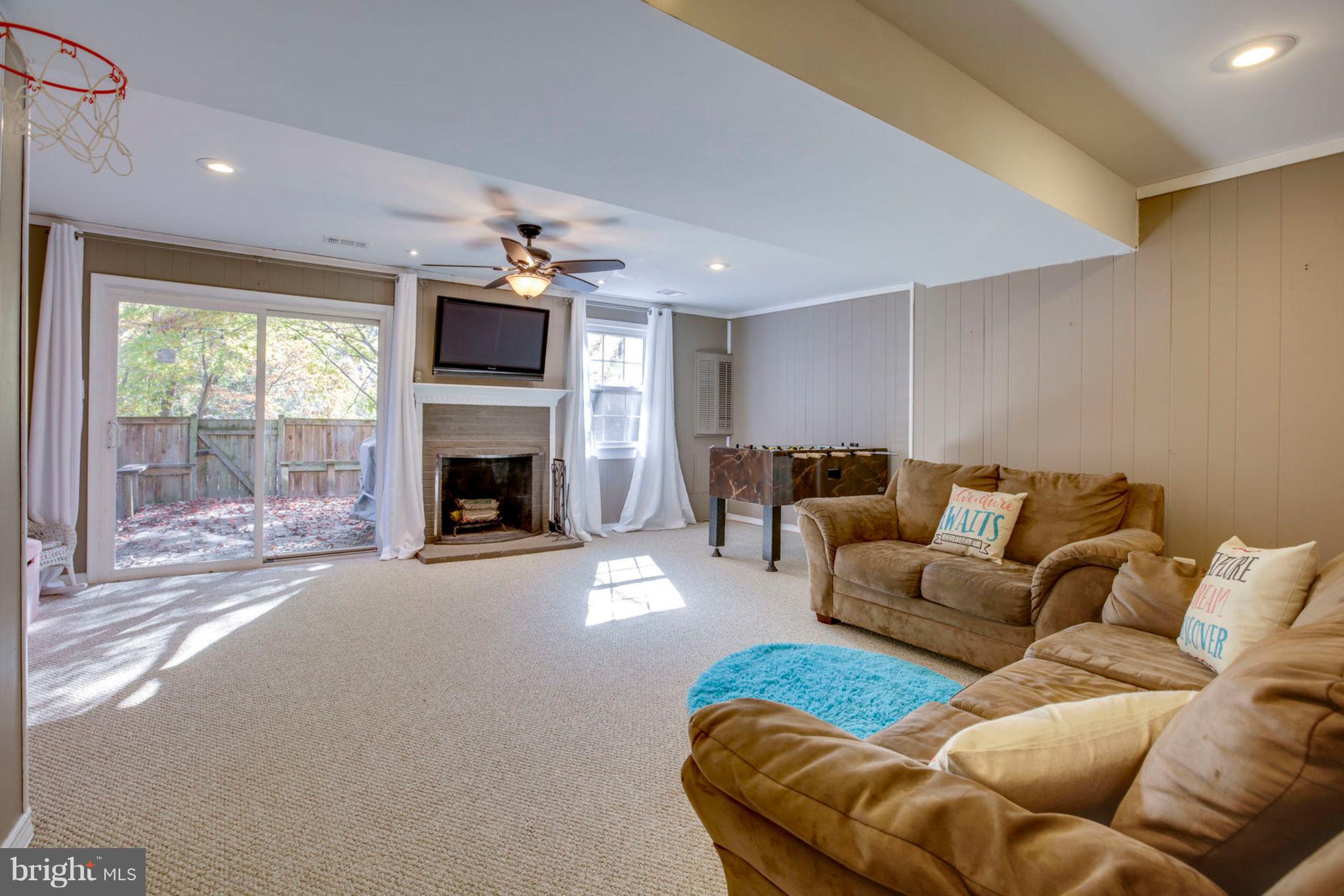 SARATOGA TOWNHOUSES - Residential