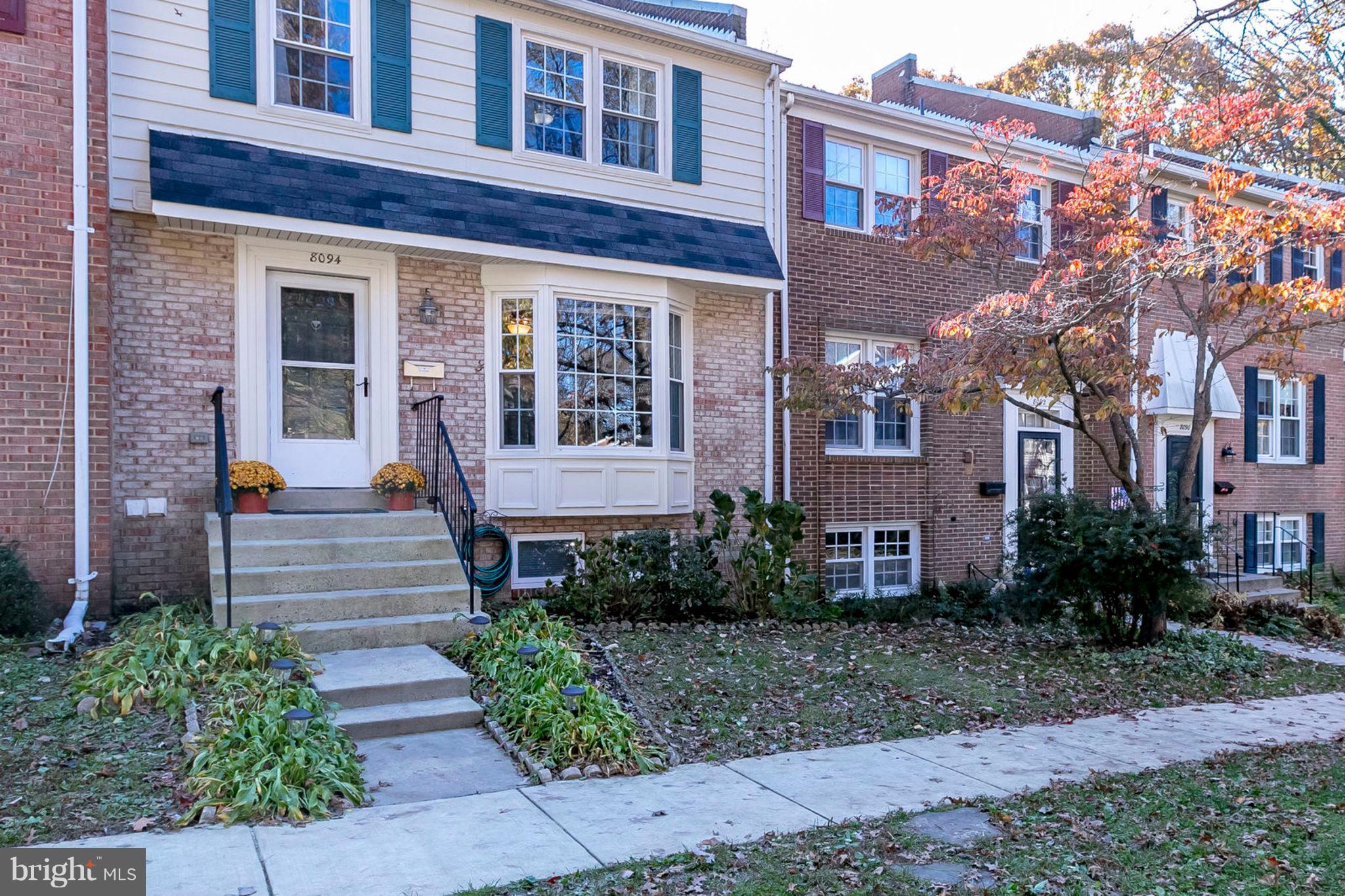 SARATOGA TOWNHOUSES - Residential