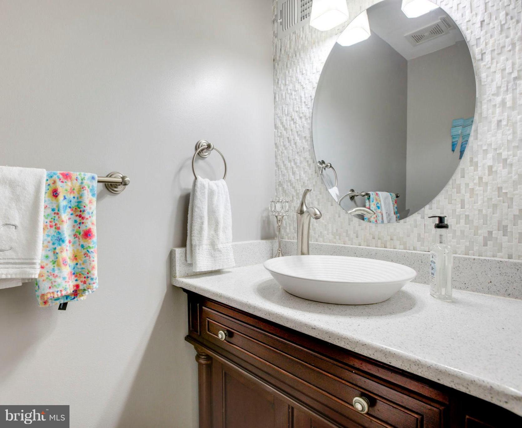 SARATOGA TOWNHOUSES - Residential