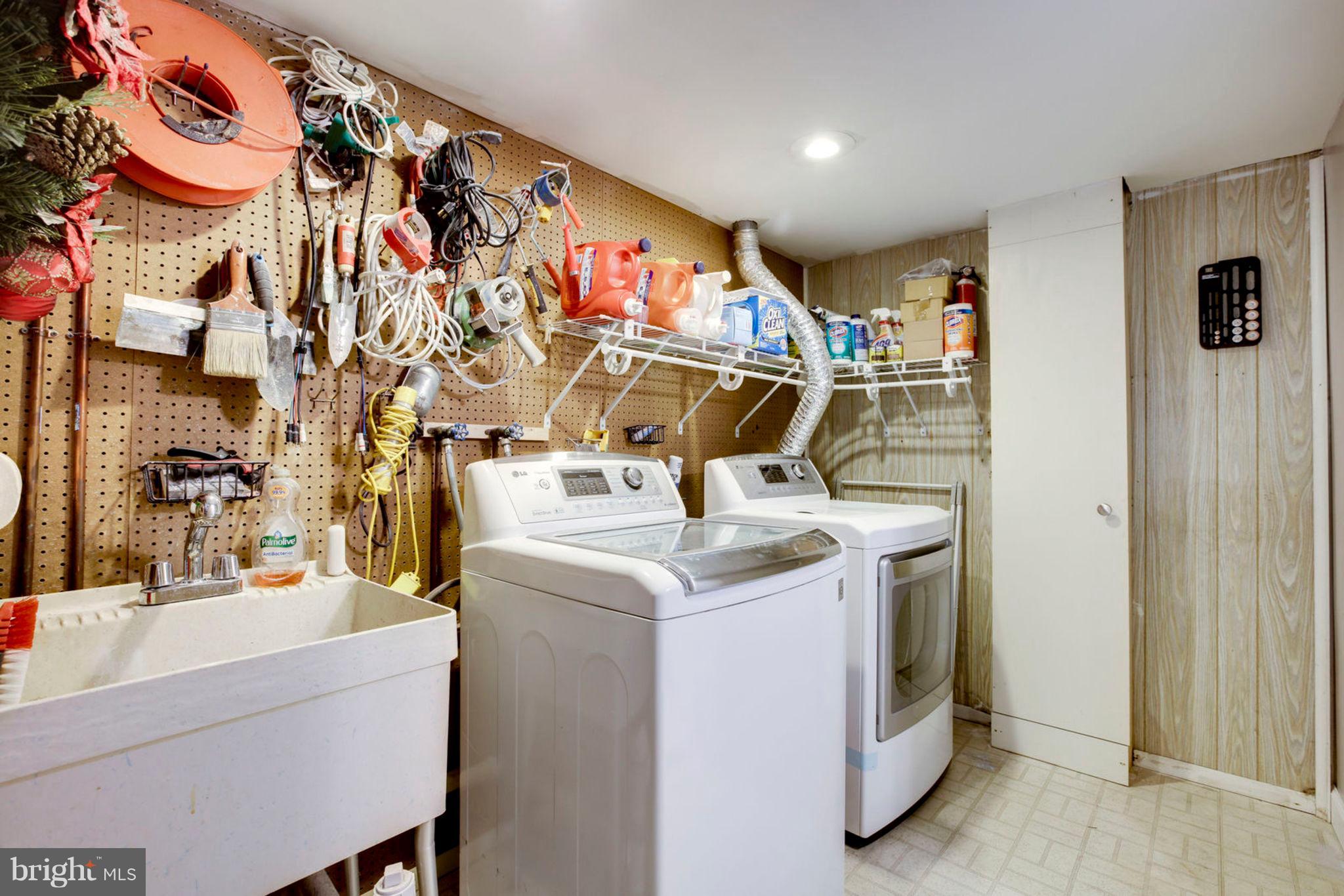 SARATOGA TOWNHOUSES - Residential