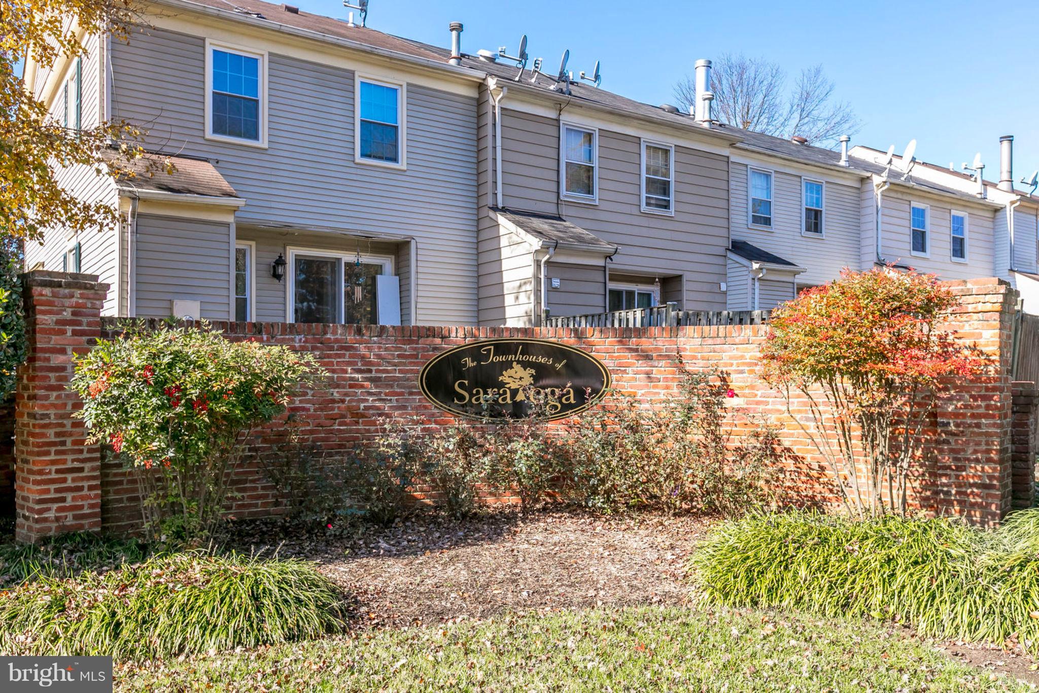 SARATOGA TOWNHOUSES - Residential