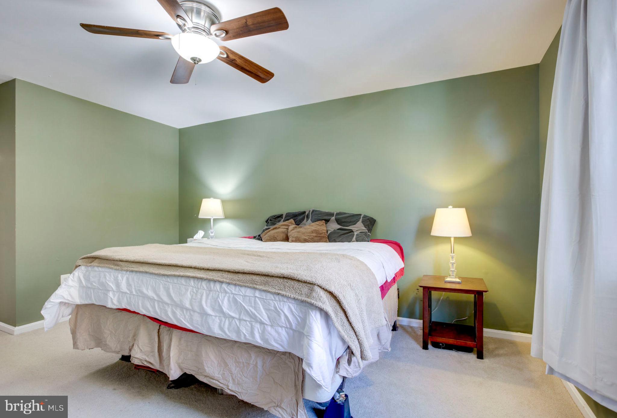 SARATOGA TOWNHOUSES - Residential