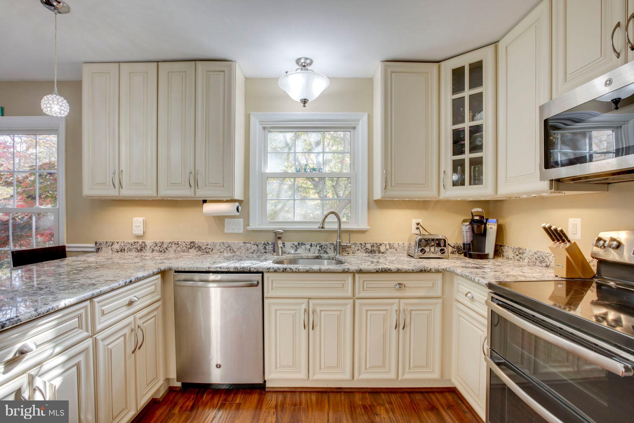 SARATOGA TOWNHOUSES - Residential