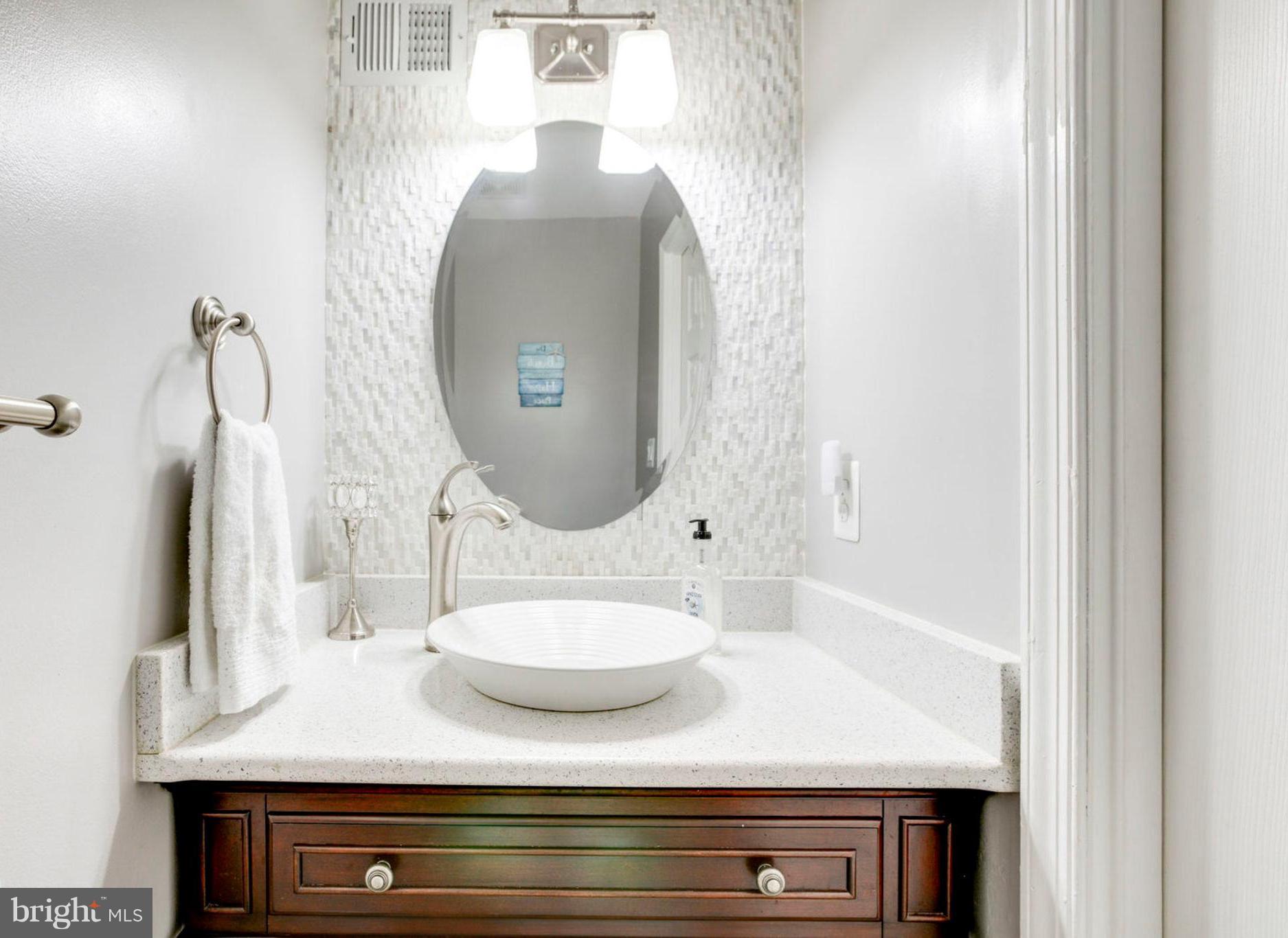 SARATOGA TOWNHOUSES - Residential