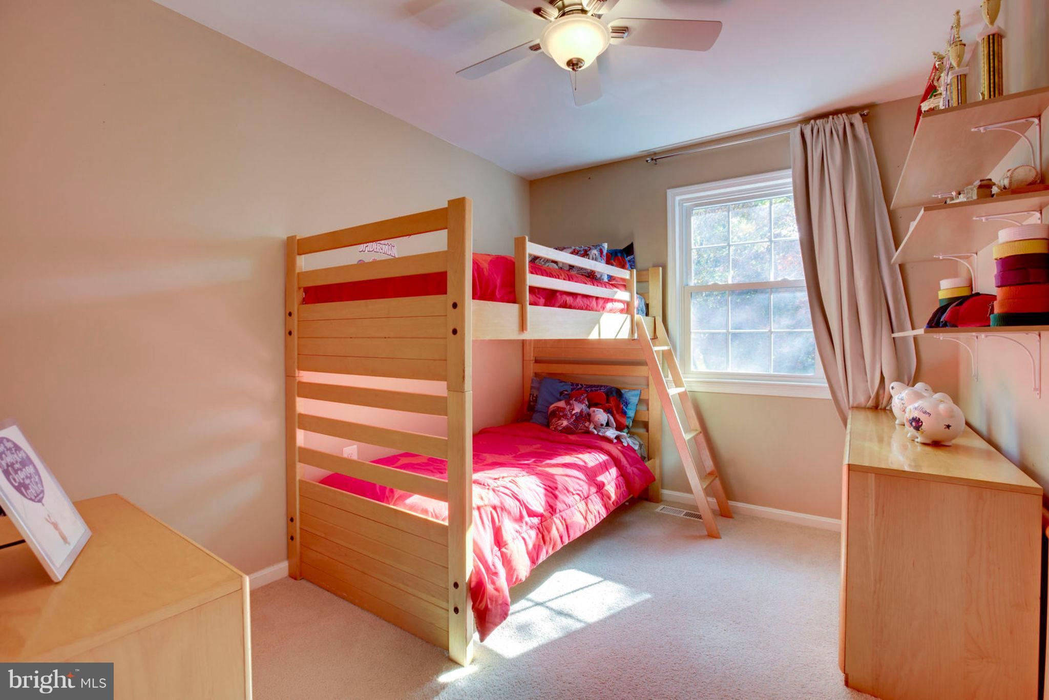 SARATOGA TOWNHOUSES - Residential