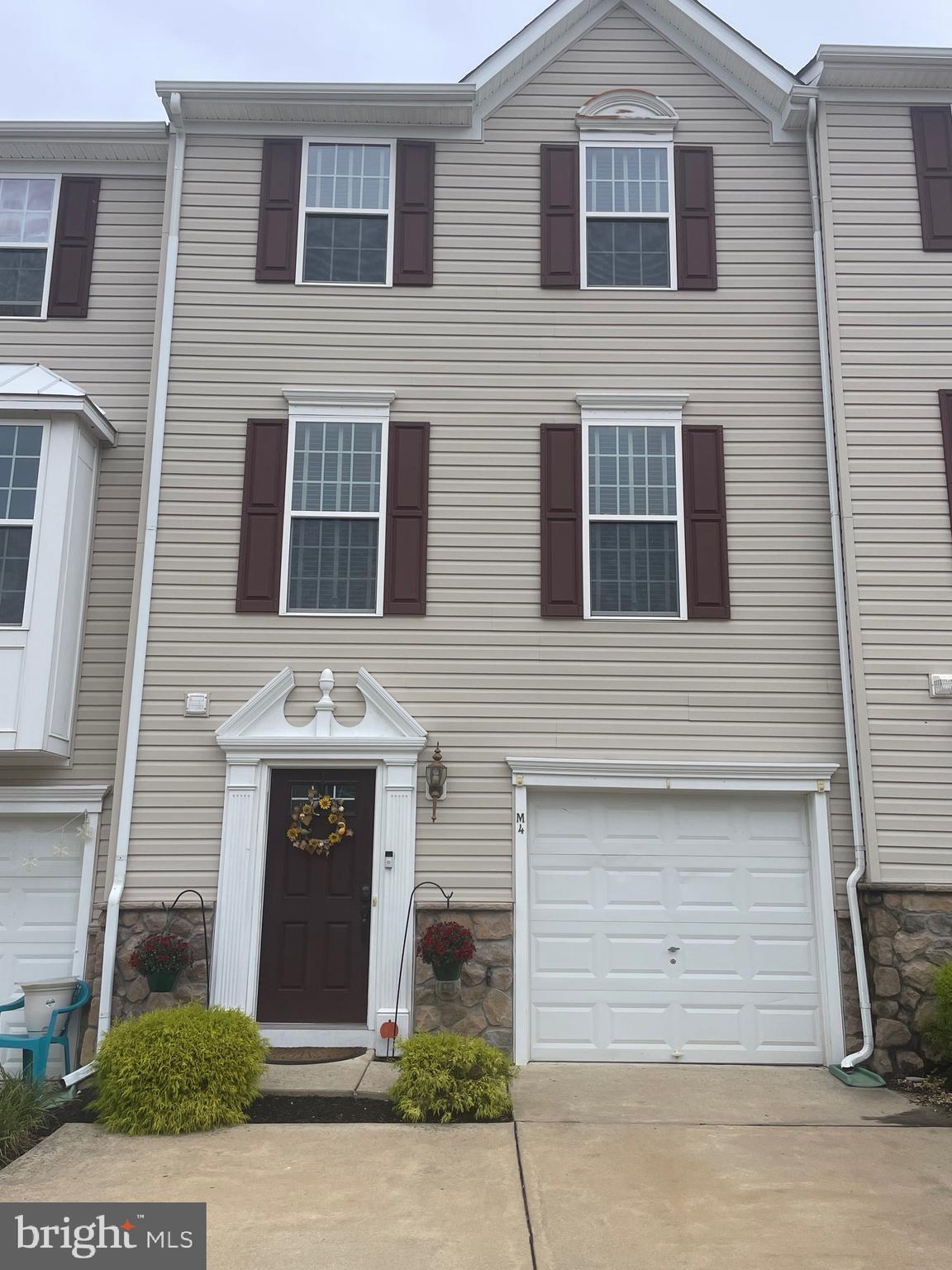 2102 E OAK ROAD M4