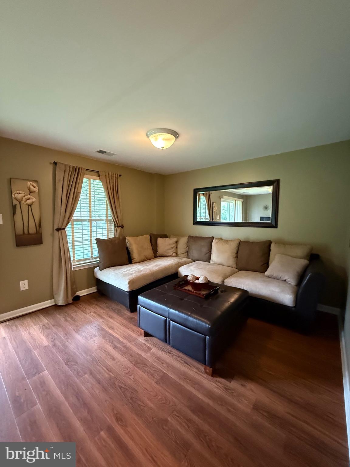 2102 E OAK ROAD M4