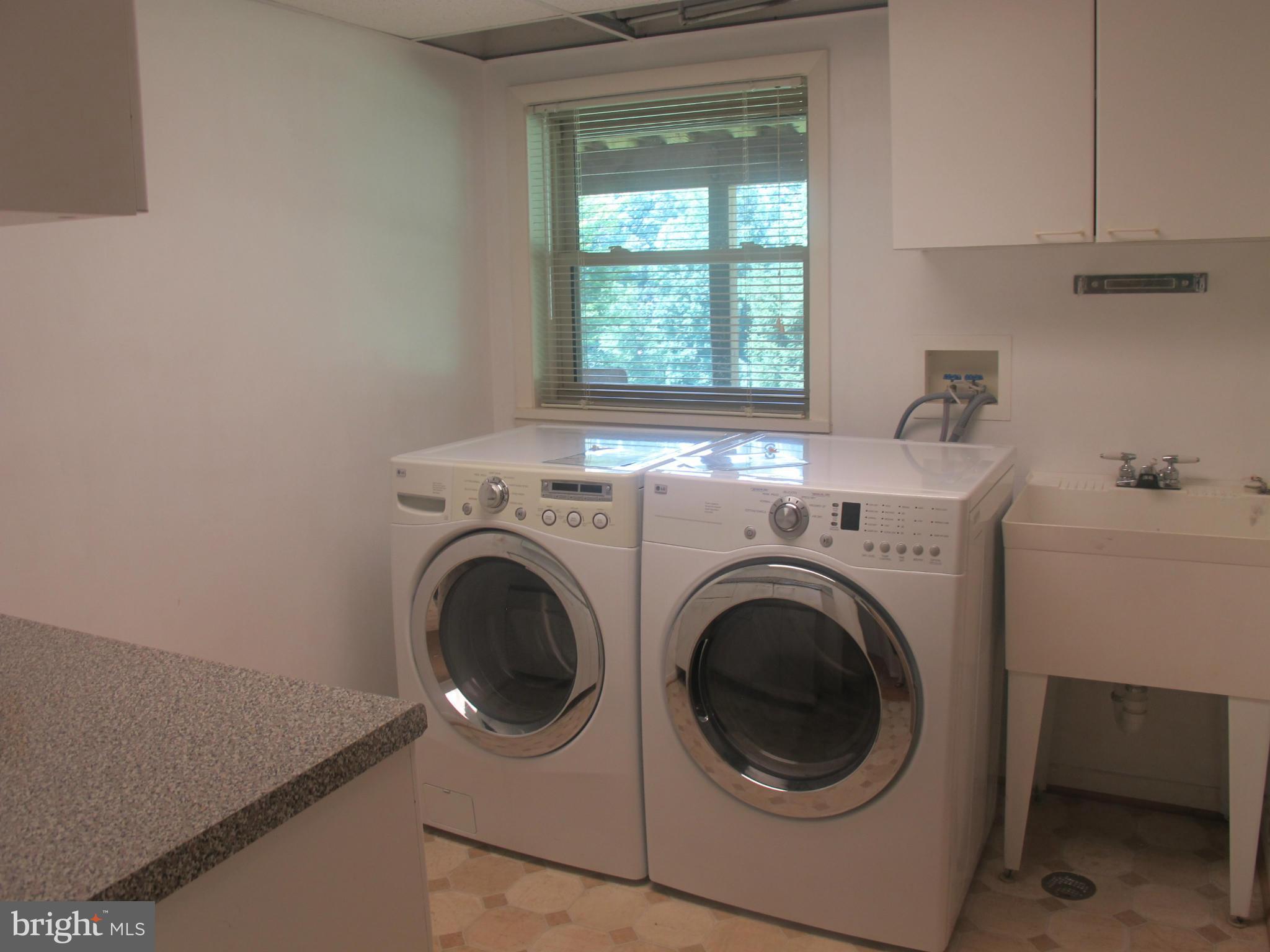 IVAKOTA FARM - Residential Lease