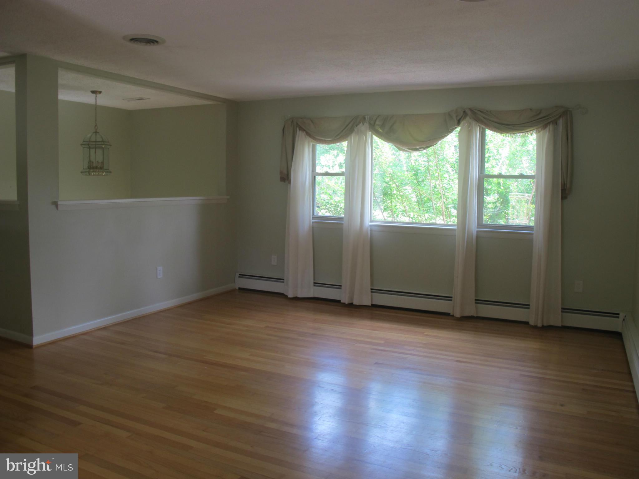 IVAKOTA FARM - Residential Lease