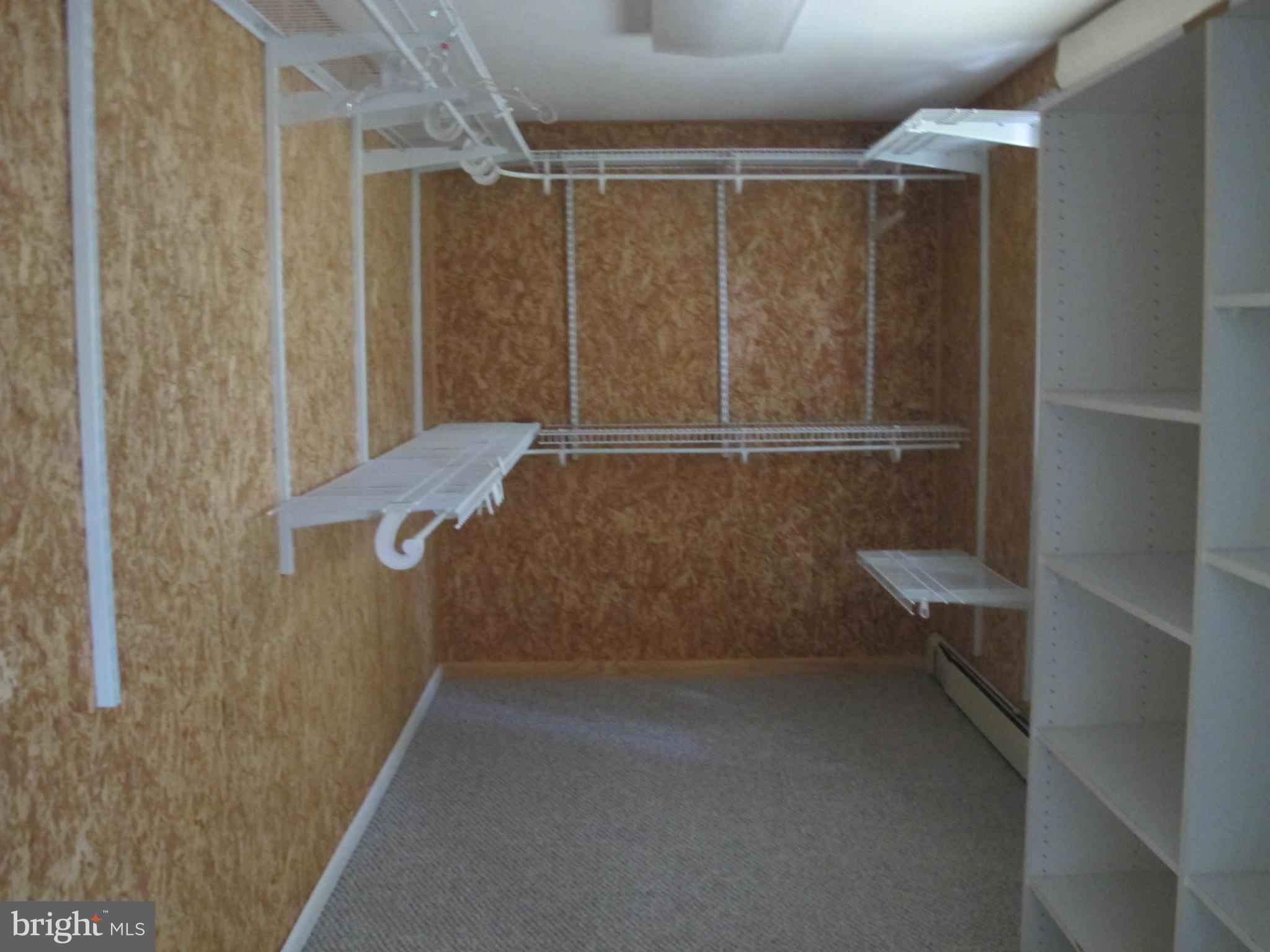 IVAKOTA FARM - Residential Lease