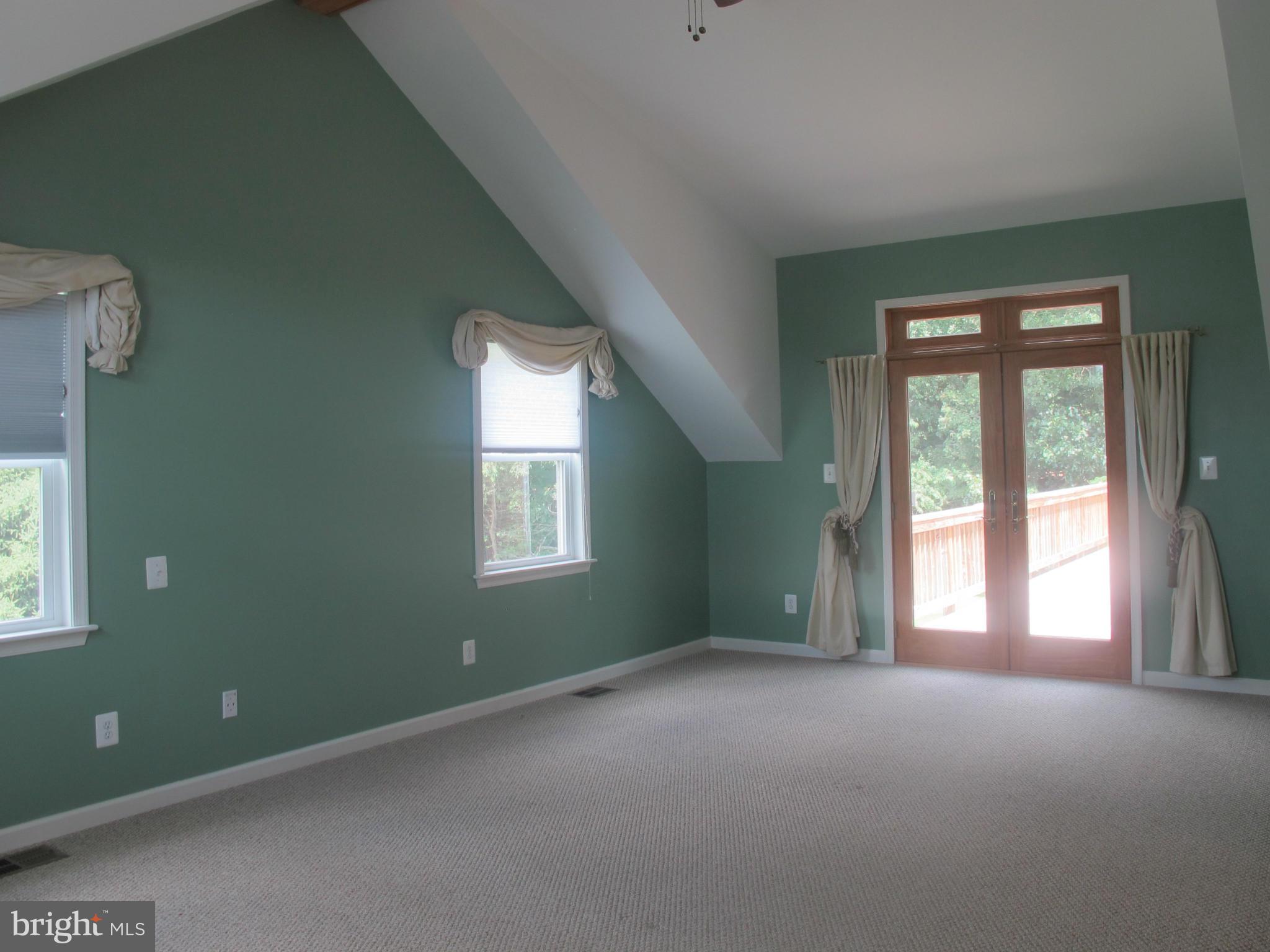 IVAKOTA FARM - Residential Lease