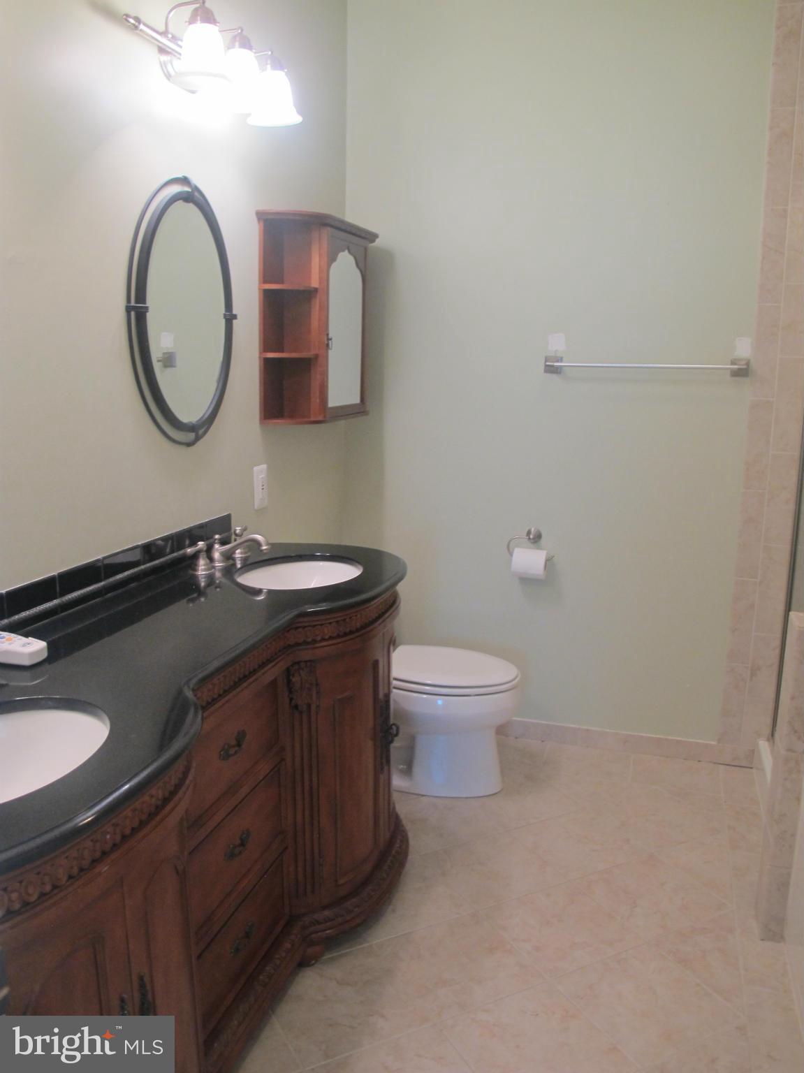 IVAKOTA FARM - Residential Lease