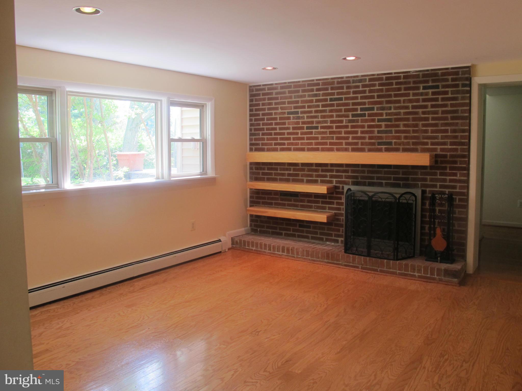 IVAKOTA FARM - Residential Lease