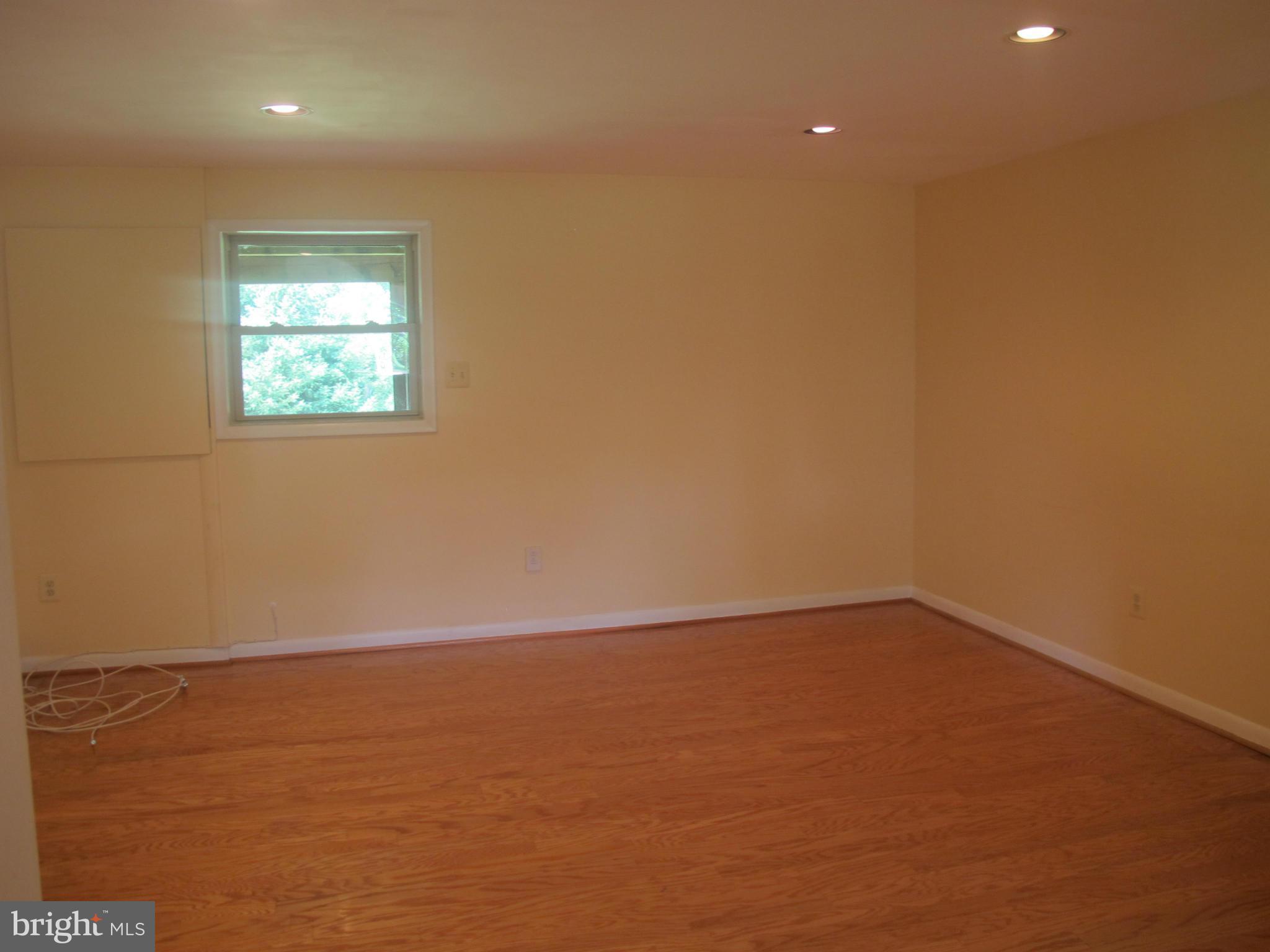 IVAKOTA FARM - Residential Lease