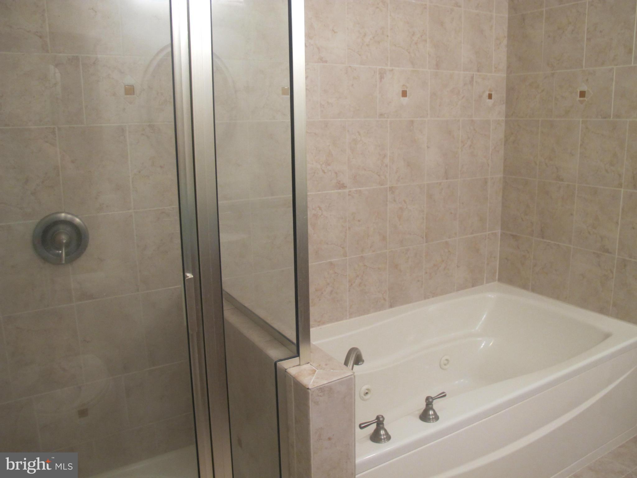 IVAKOTA FARM - Residential Lease