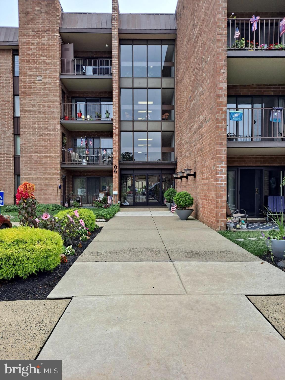 6403 DELAIRE LANDING ROAD 00 403