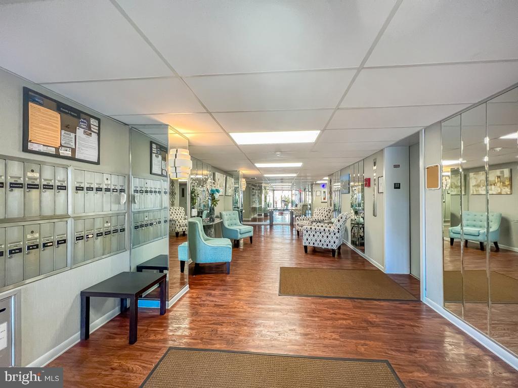 6403 DELAIRE LANDING ROAD 00 403