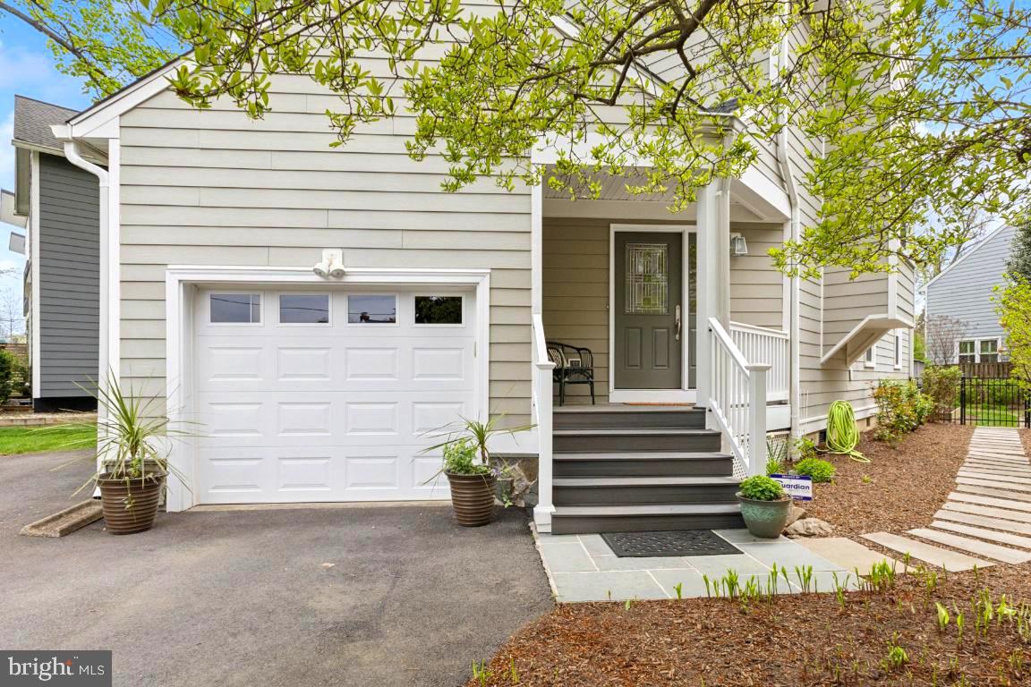1737 CHAIN BRIDGE ROAD