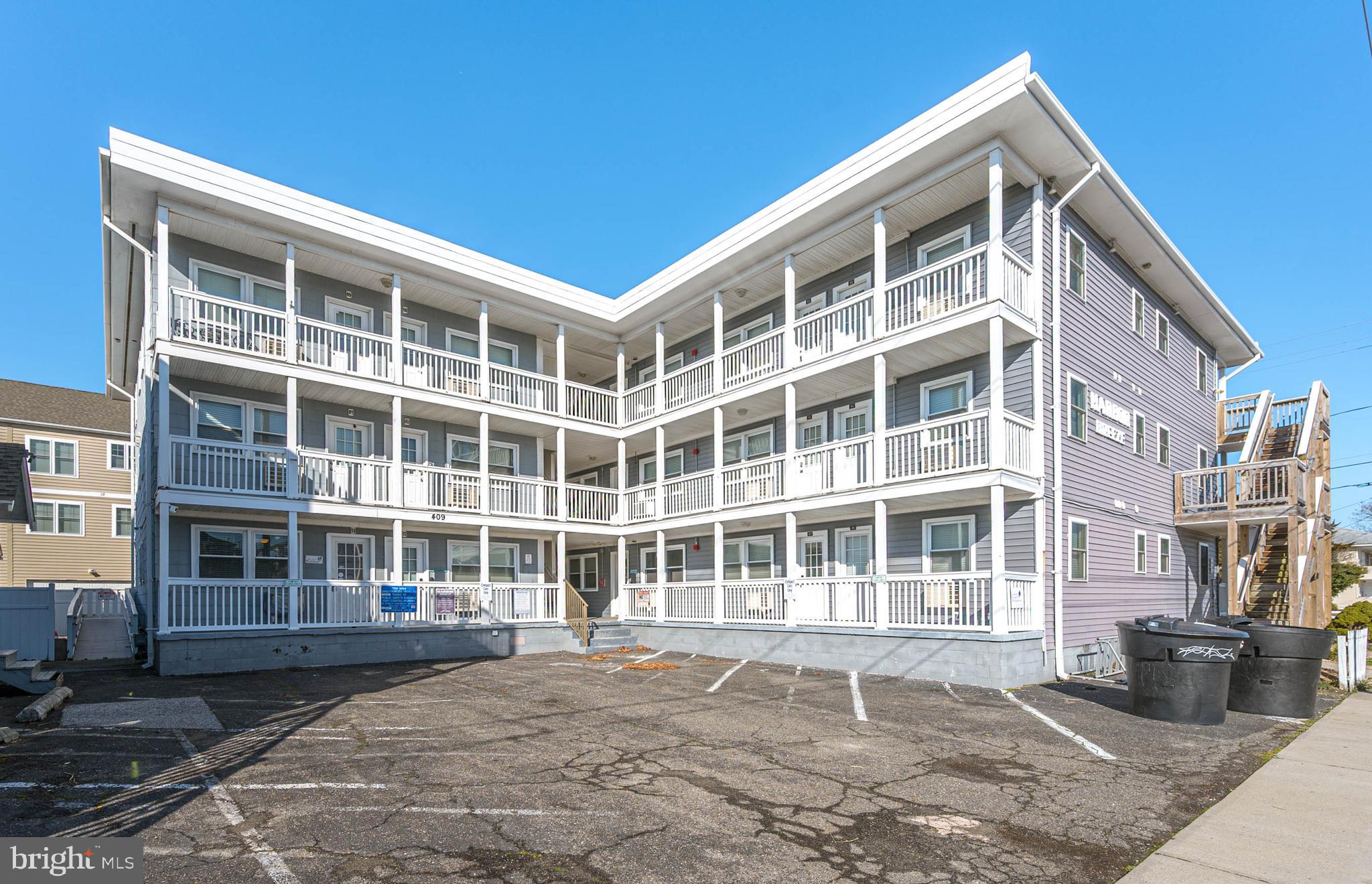 HITCHENS & TRIMPER - Residential