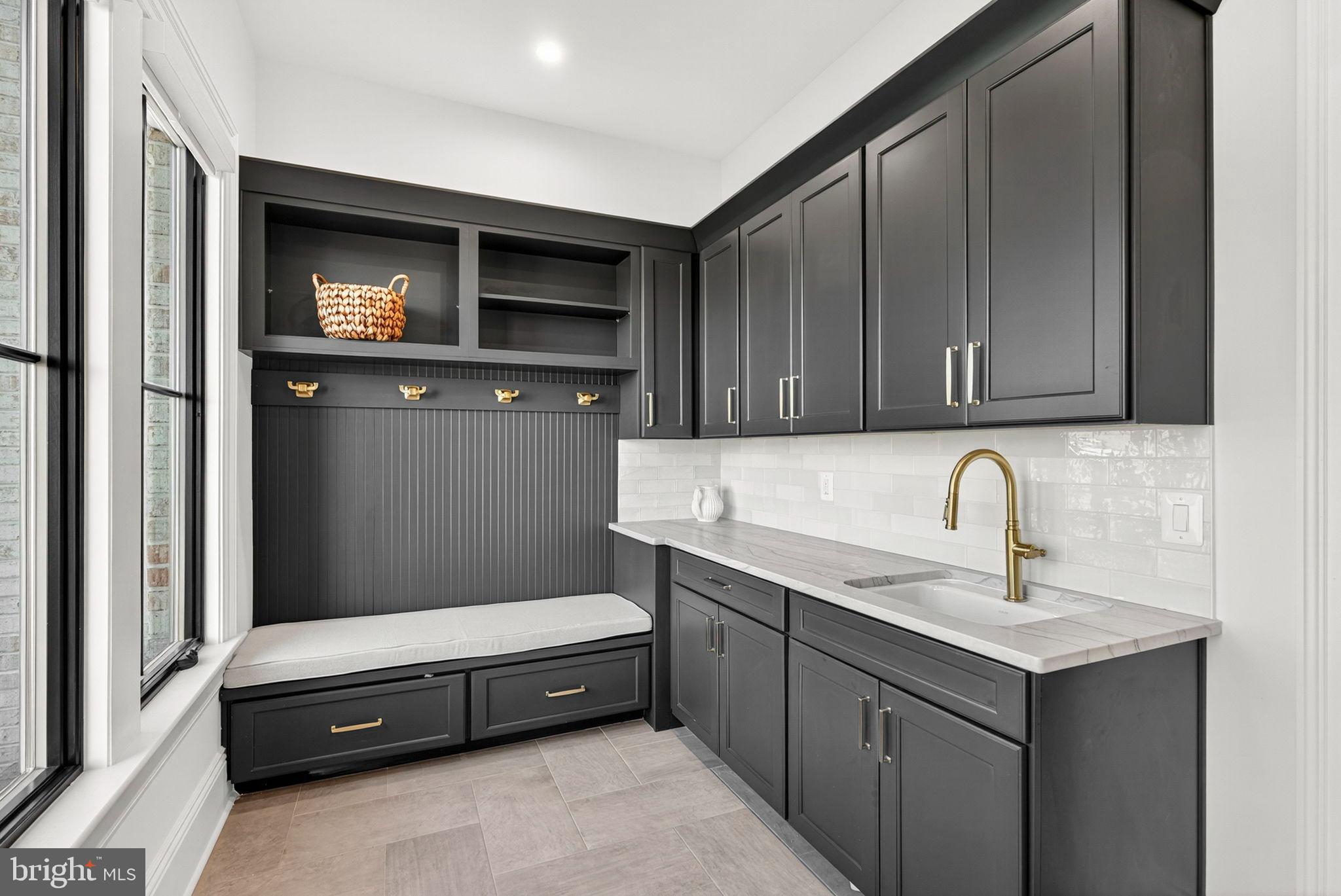 ESTATES @ CREIGHTON FARM - Residential