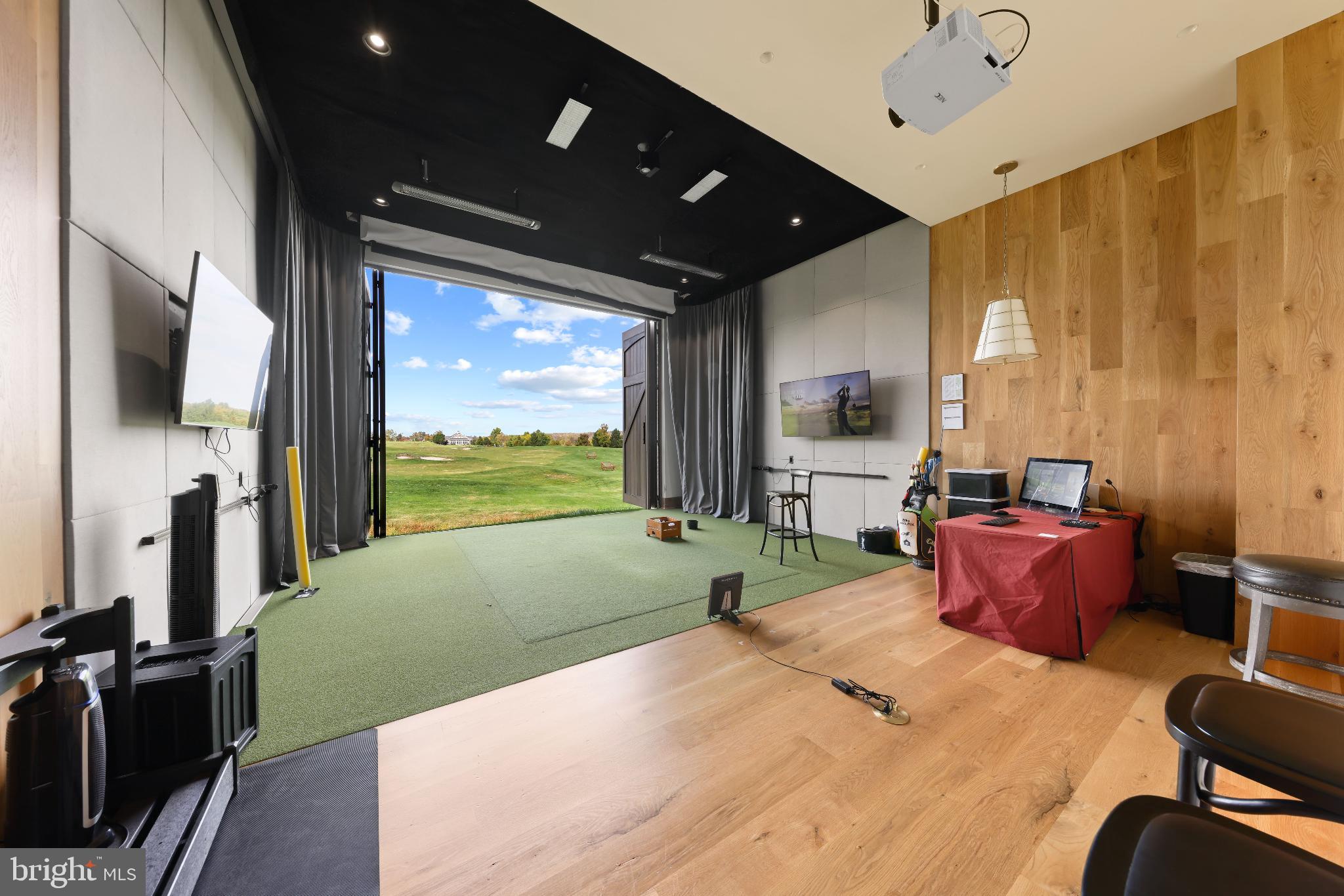 ESTATES @ CREIGHTON FARM - Residential