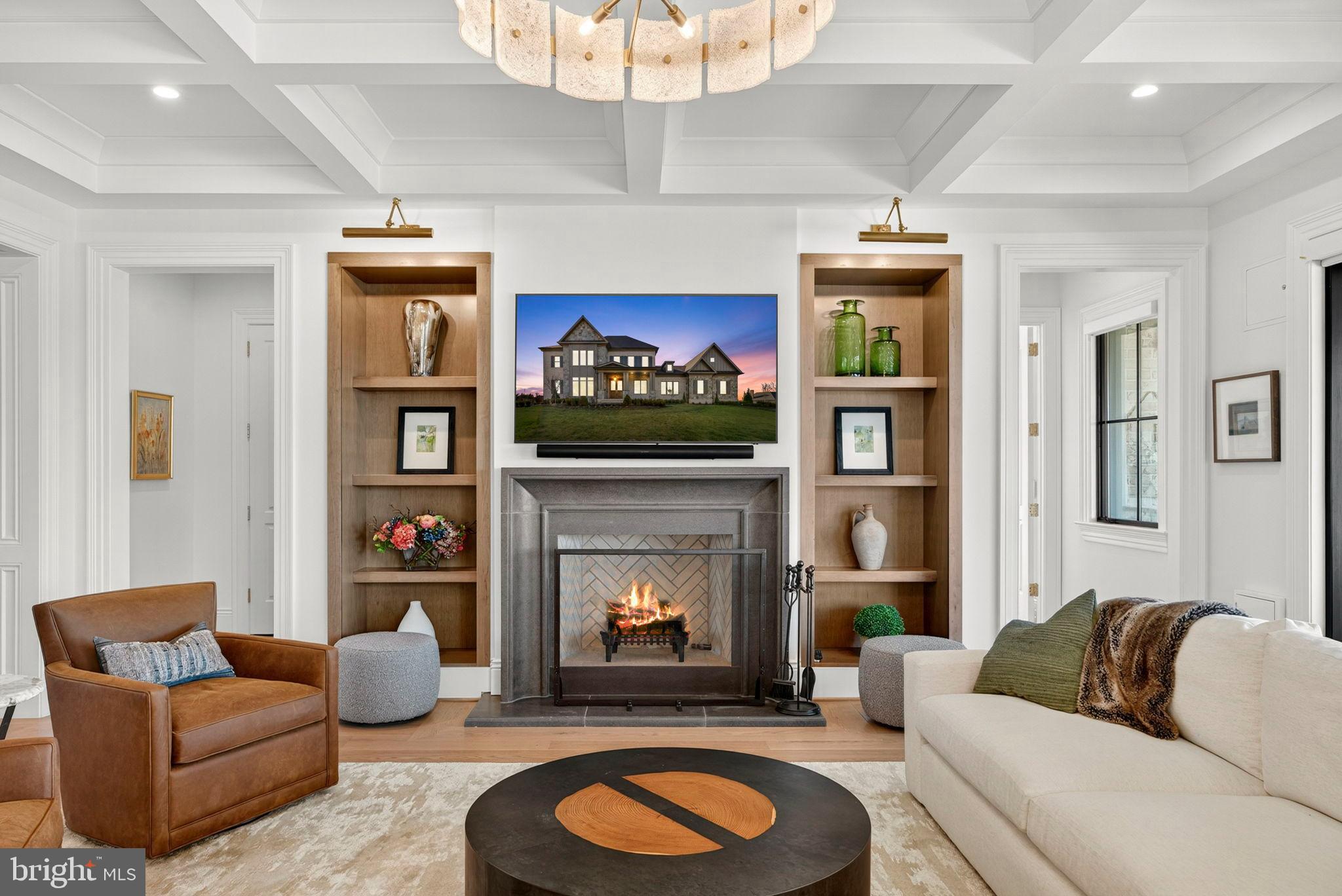 ESTATES @ CREIGHTON FARM - Residential