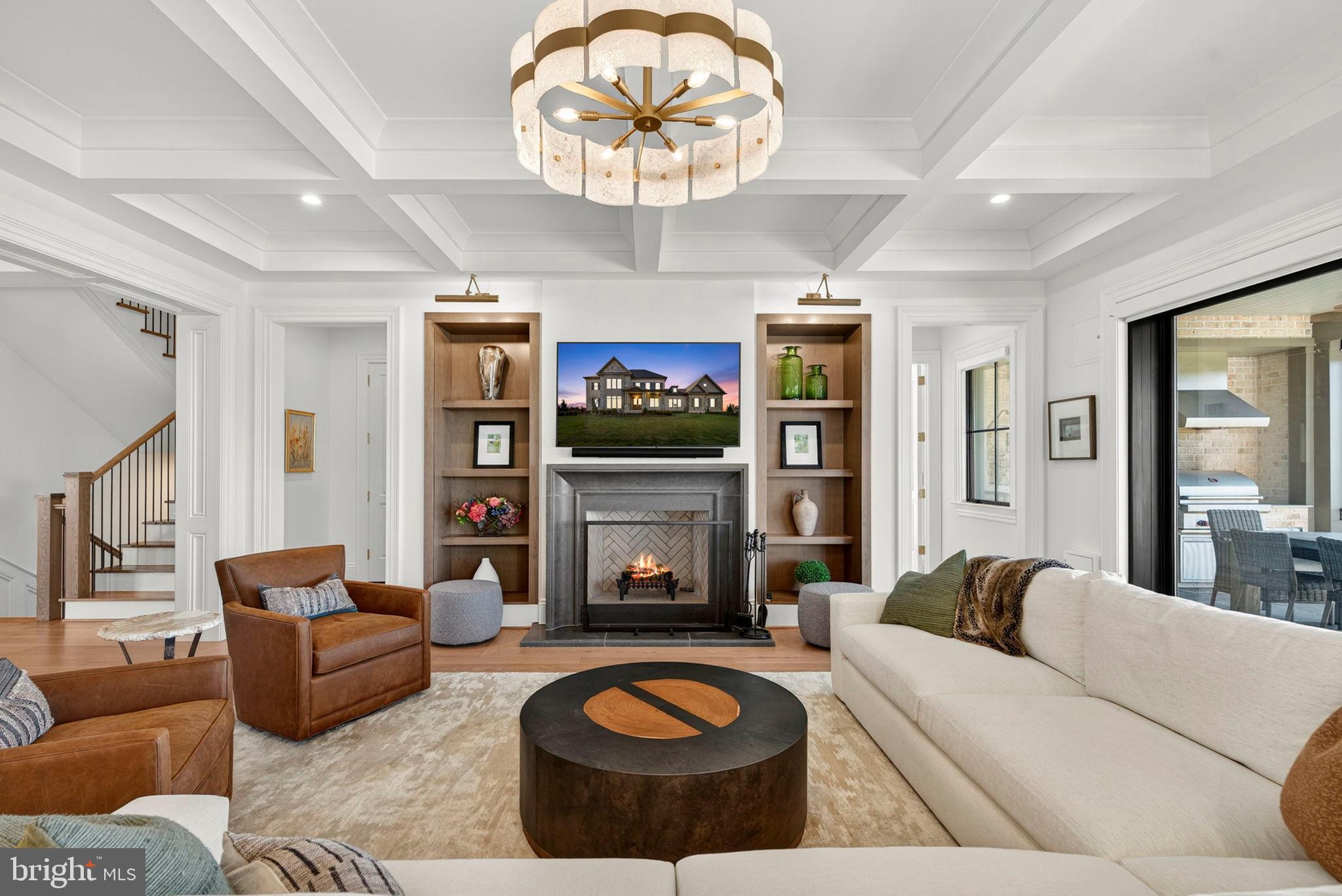 ESTATES @ CREIGHTON FARM - Residential