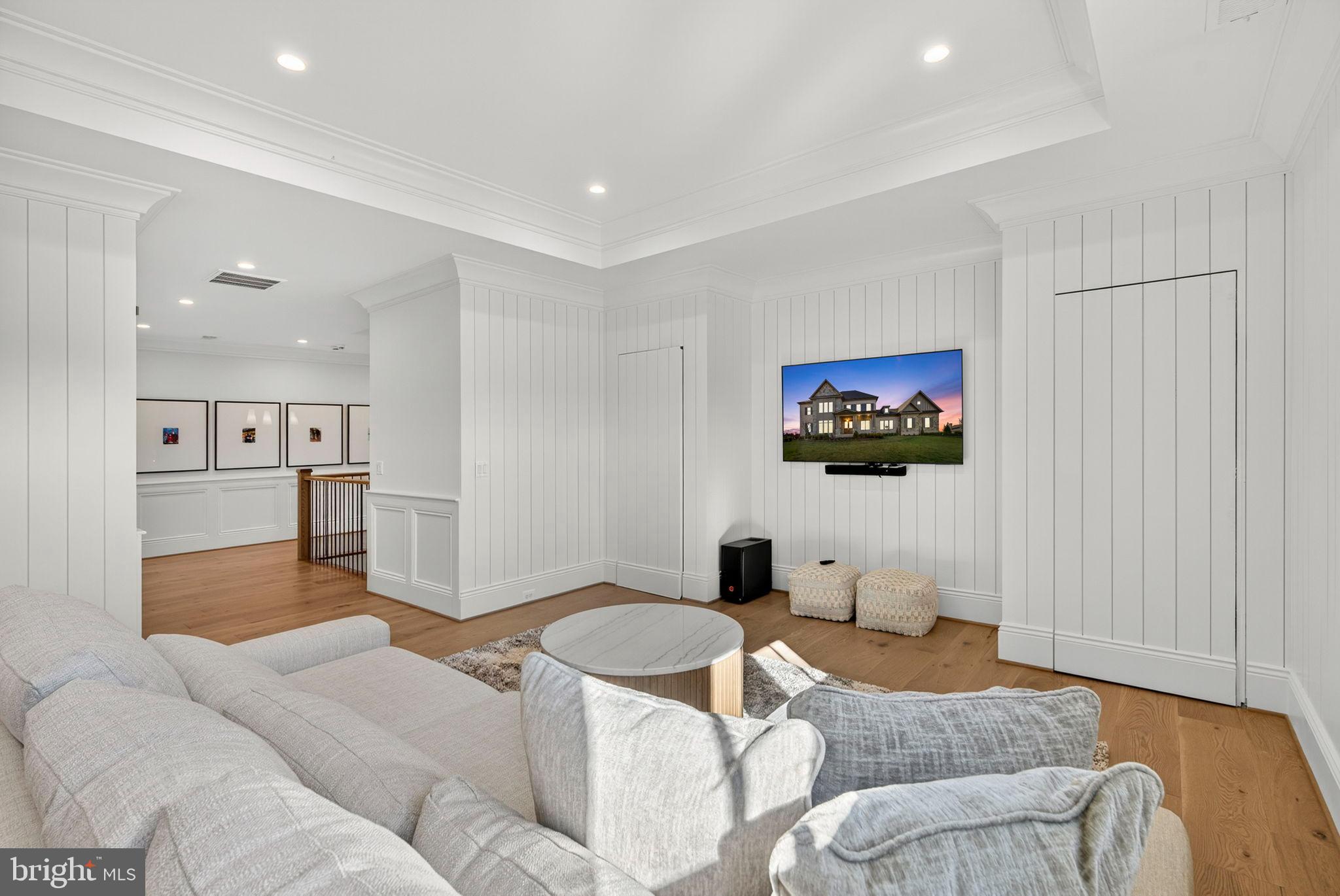 ESTATES @ CREIGHTON FARM - Residential