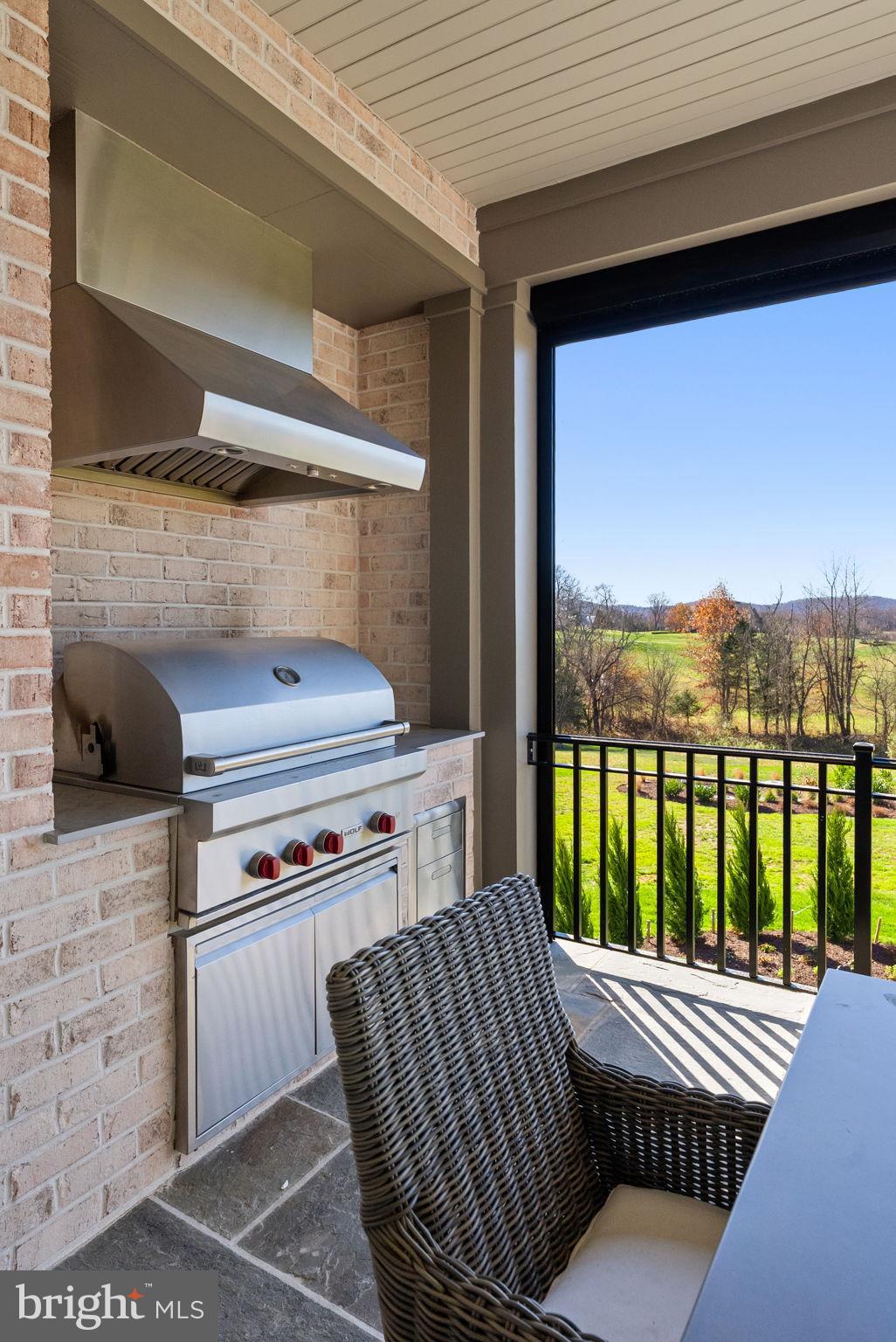 ESTATES @ CREIGHTON FARM - Residential