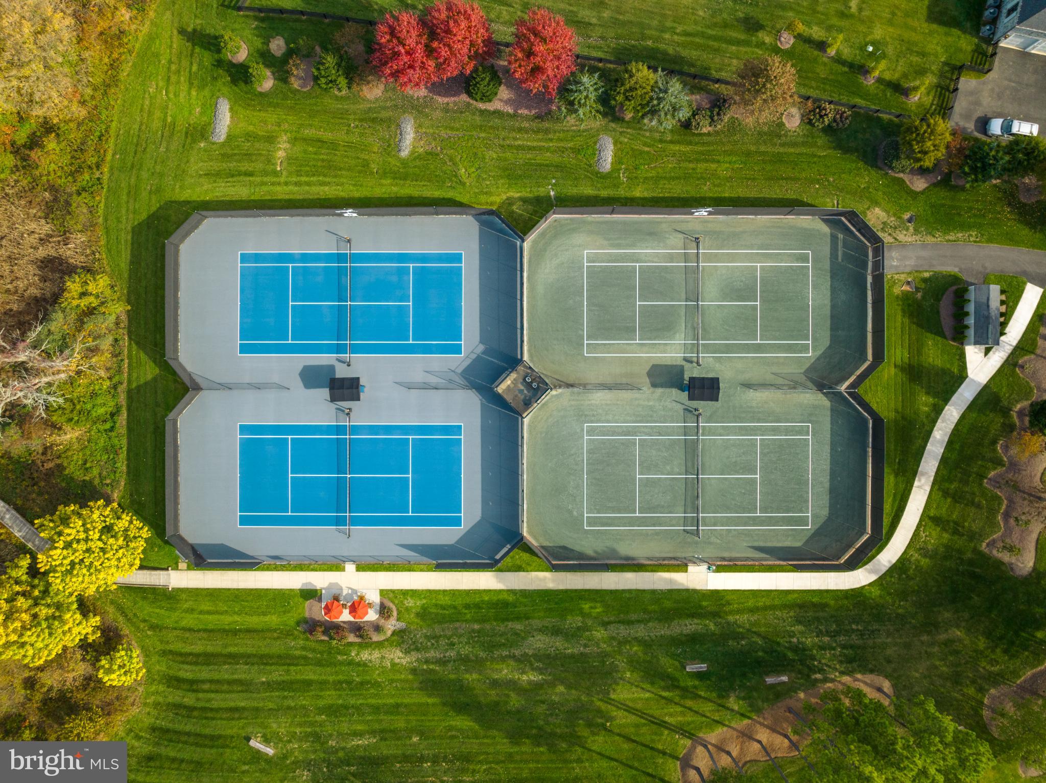 ESTATES @ CREIGHTON FARM - Residential